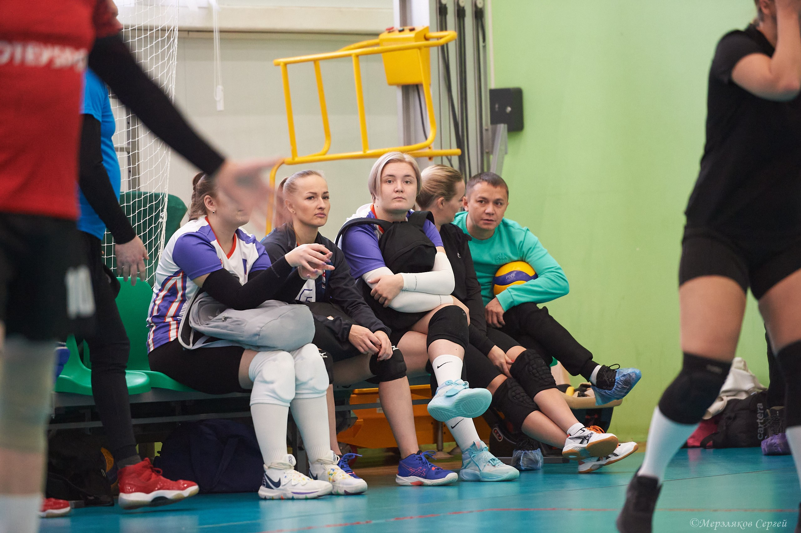 Новогодний волейбольный турнир. Ижевск. 16.12.23. Спортивный репортажный фотограф в Ижевске Сергей Мерзляков