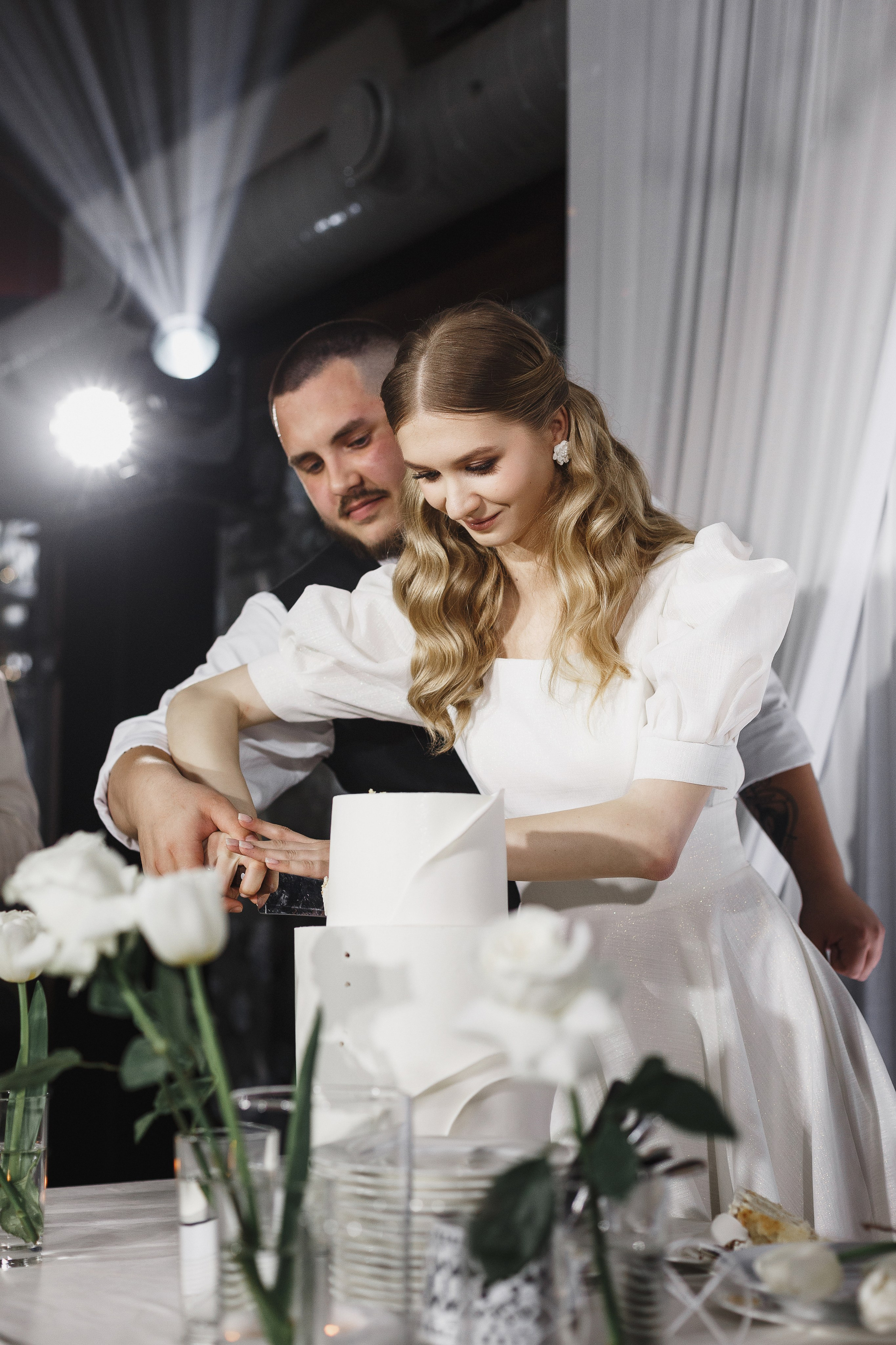 Свадебная фотосессия Саши и Насти в ресторане Чехов Сад, Таганрог. Свадебный и семейный фотограф в Таганроге Бакарюк Антон