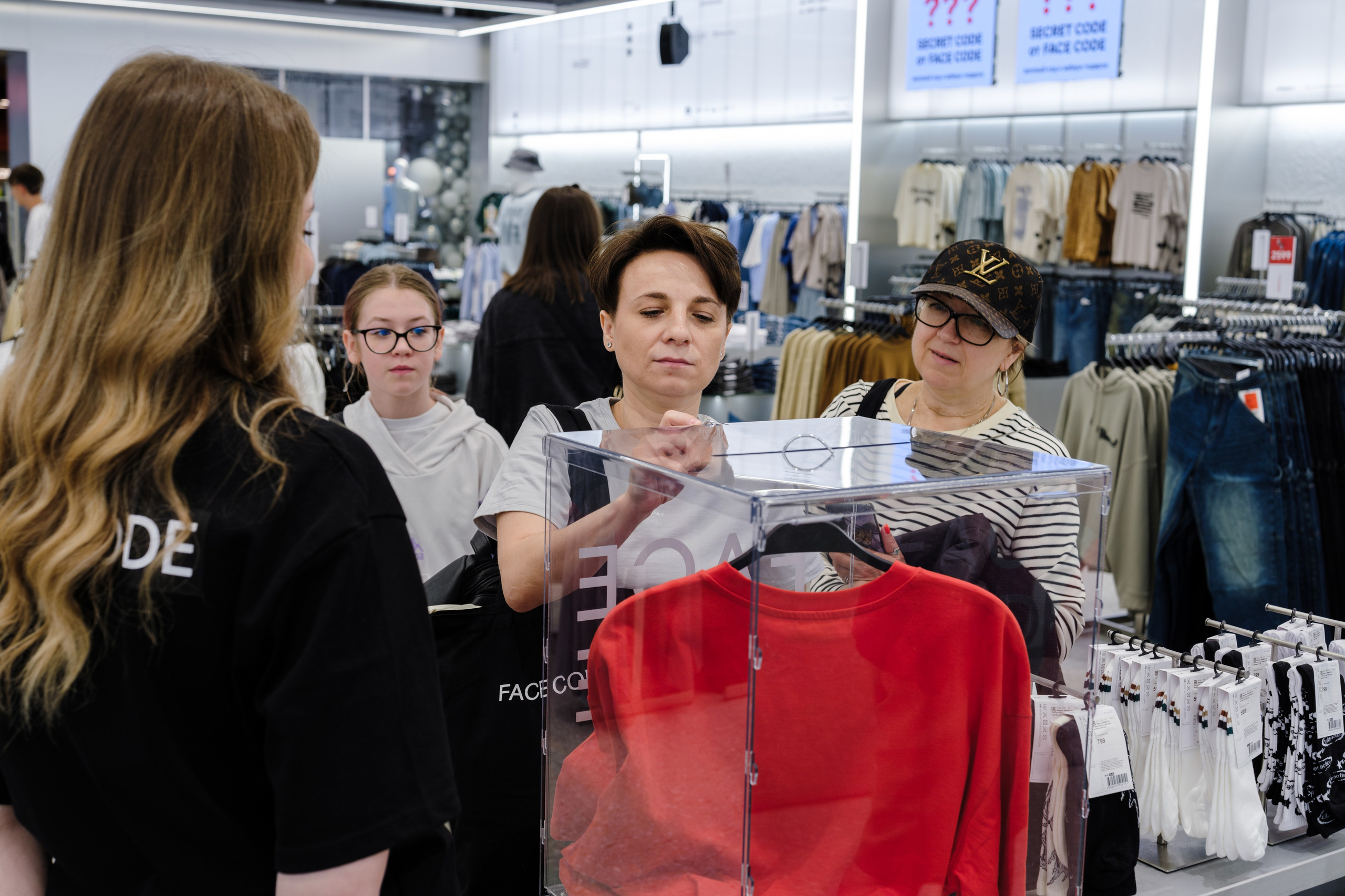 Открытие FACECODE. Репортажный и портретный фотограф в Москве Илья Спиридонов