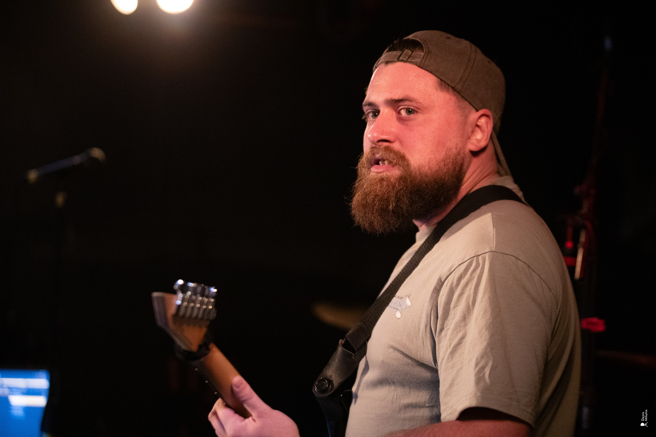 Рядом Ассенизаторы. Портретный фотограф Денис Милютин