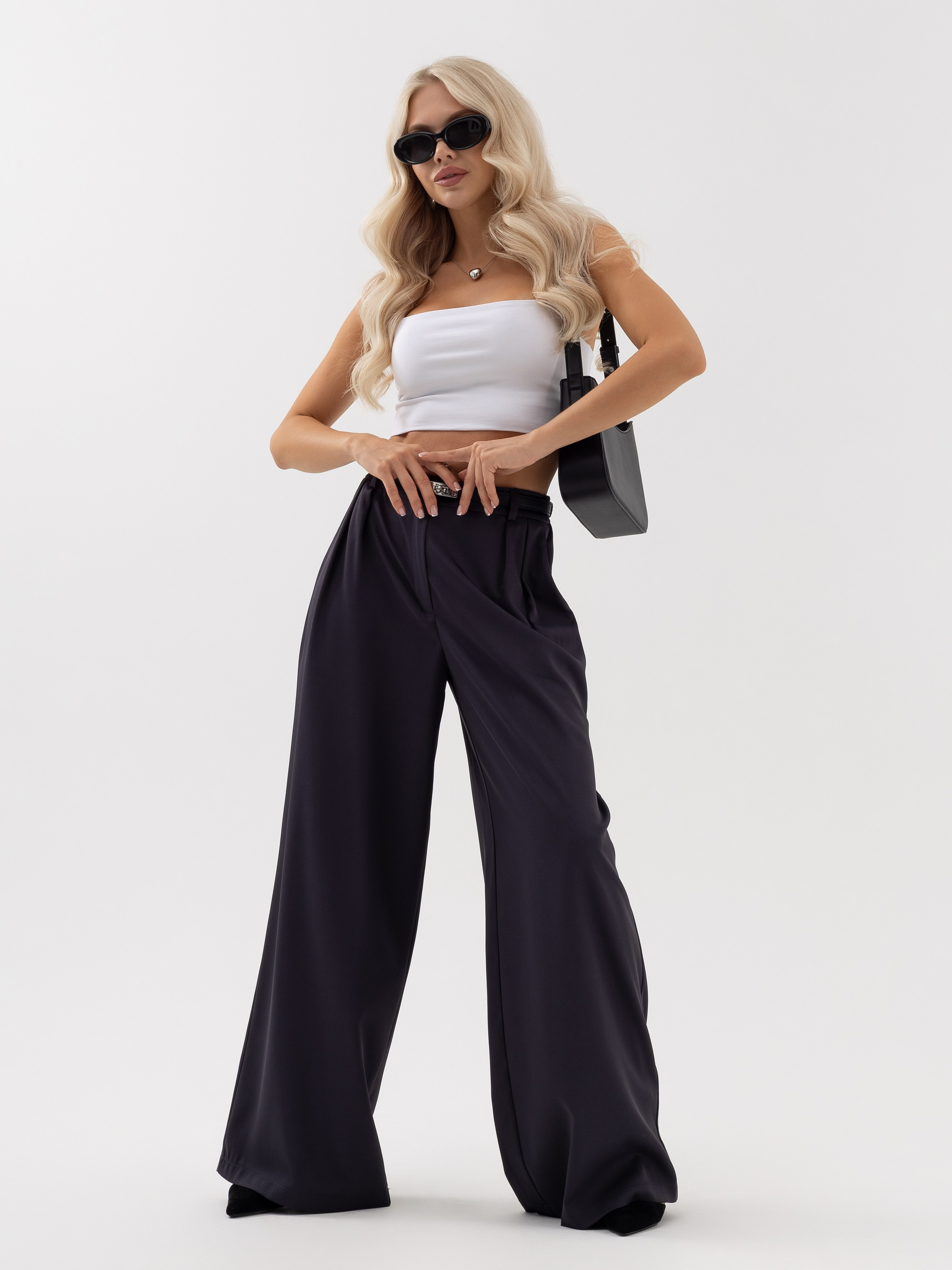 Аренда фотостудия с циклорамой в Сочи — FASHIONprod, 1000 ₽/час. Стрит съемки для маркетплейсов в Сочи | ИИ контент | fashionprod