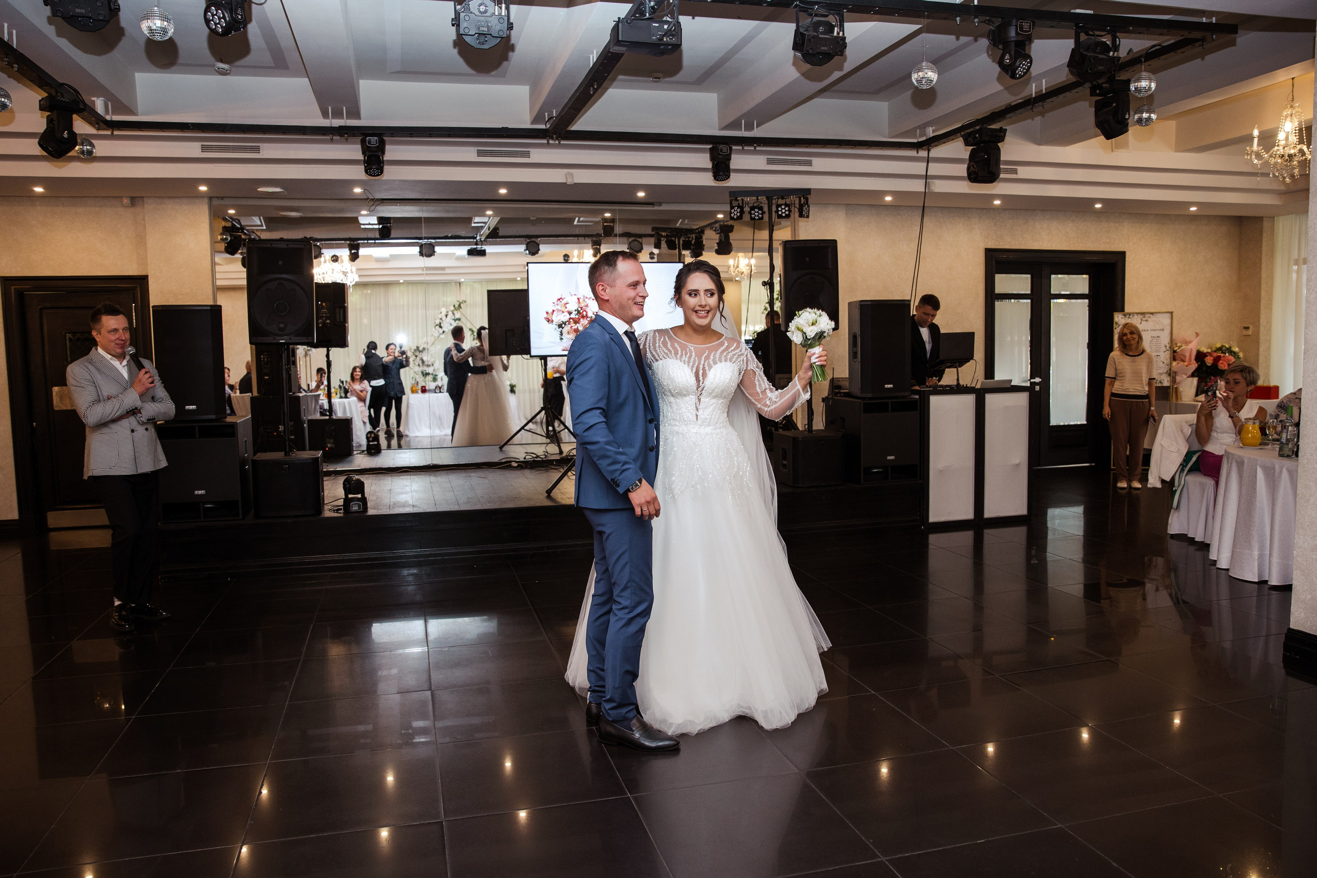 Ира и Максим. Ведущий на свадьбу в Москве Зубков Алексей