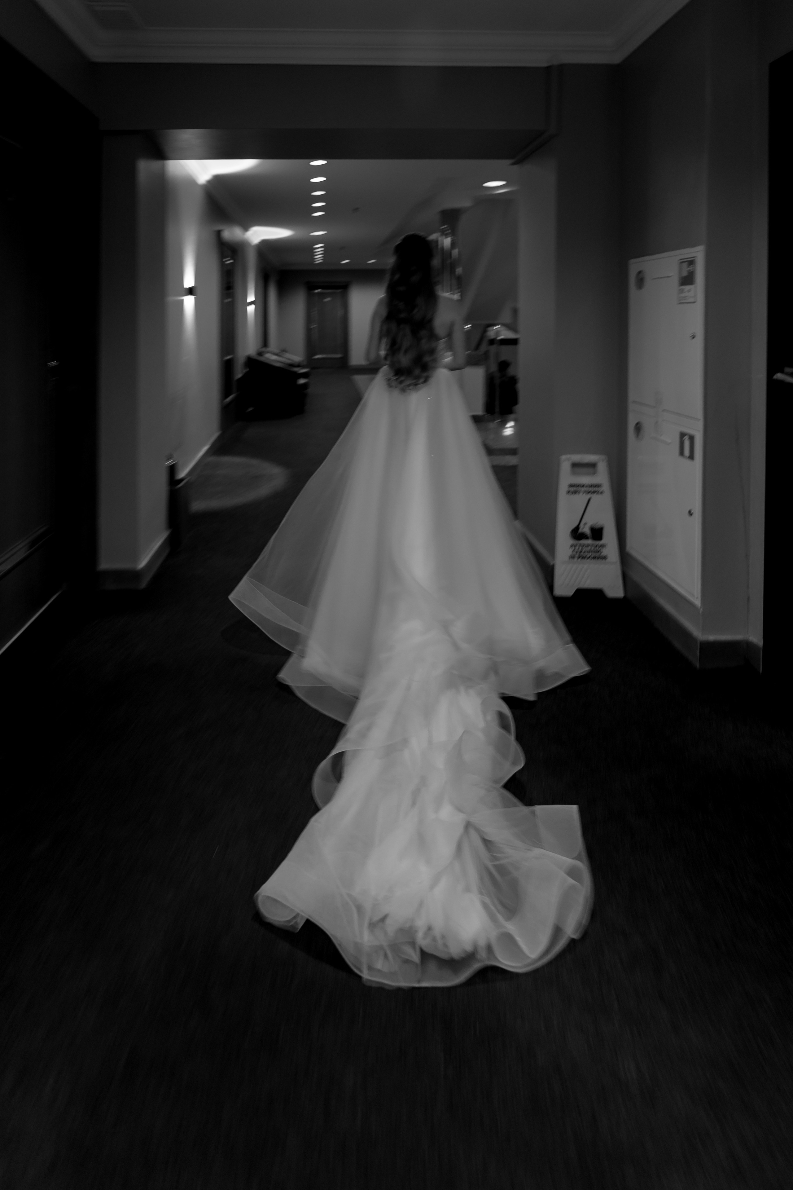 СВАДЕБНАЯ СЬЕМКА СБОРОВ В ОТЕЛЕ И ВЫЕЗД НА ЦЕРЕМОНИЮ (СНЯТО В СИБИРЕ В НИЖНЕВАРТОВСКЕ)М. Профессиональный фотограф, Санкт-Петербург — Виктория Богомолова