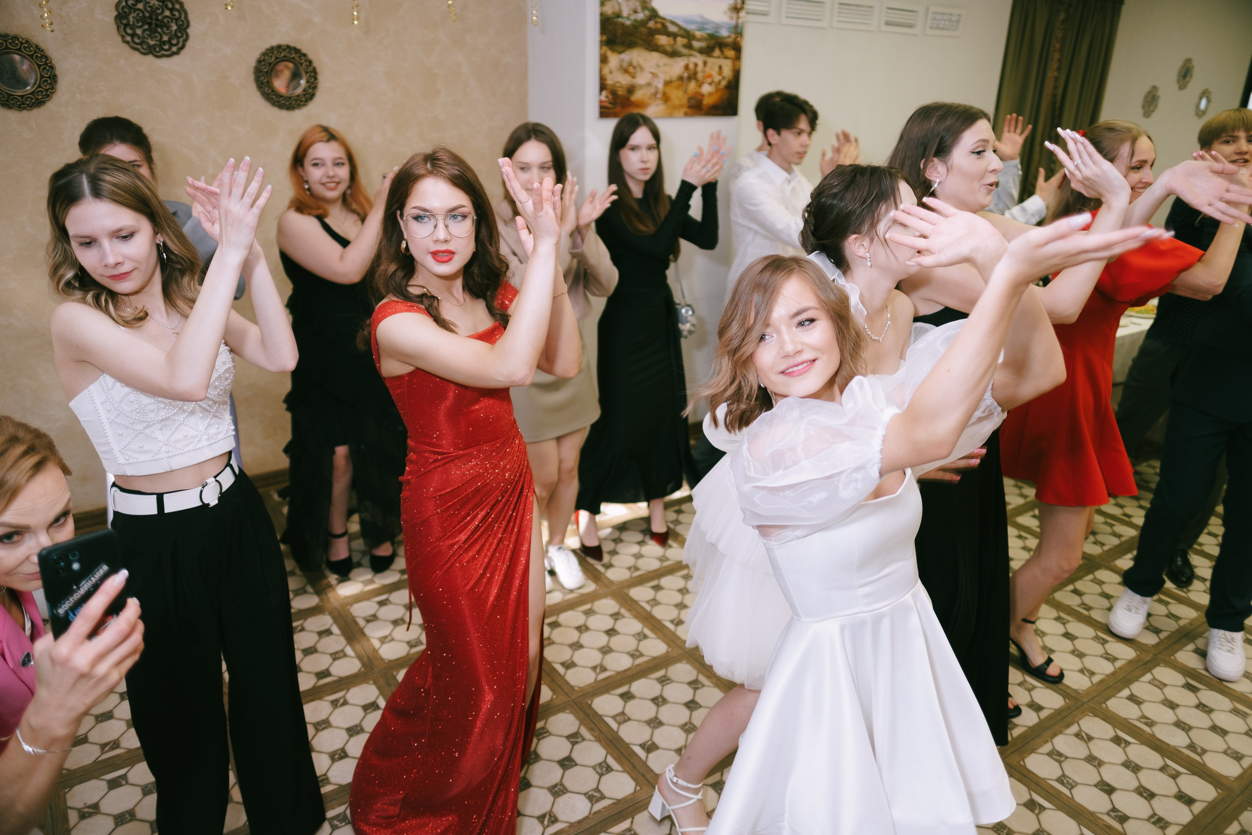 Выпускной школа 33. Свадебный и репортажной фотограф Денис Ожигин в Краснодаре и Краснодарском крае