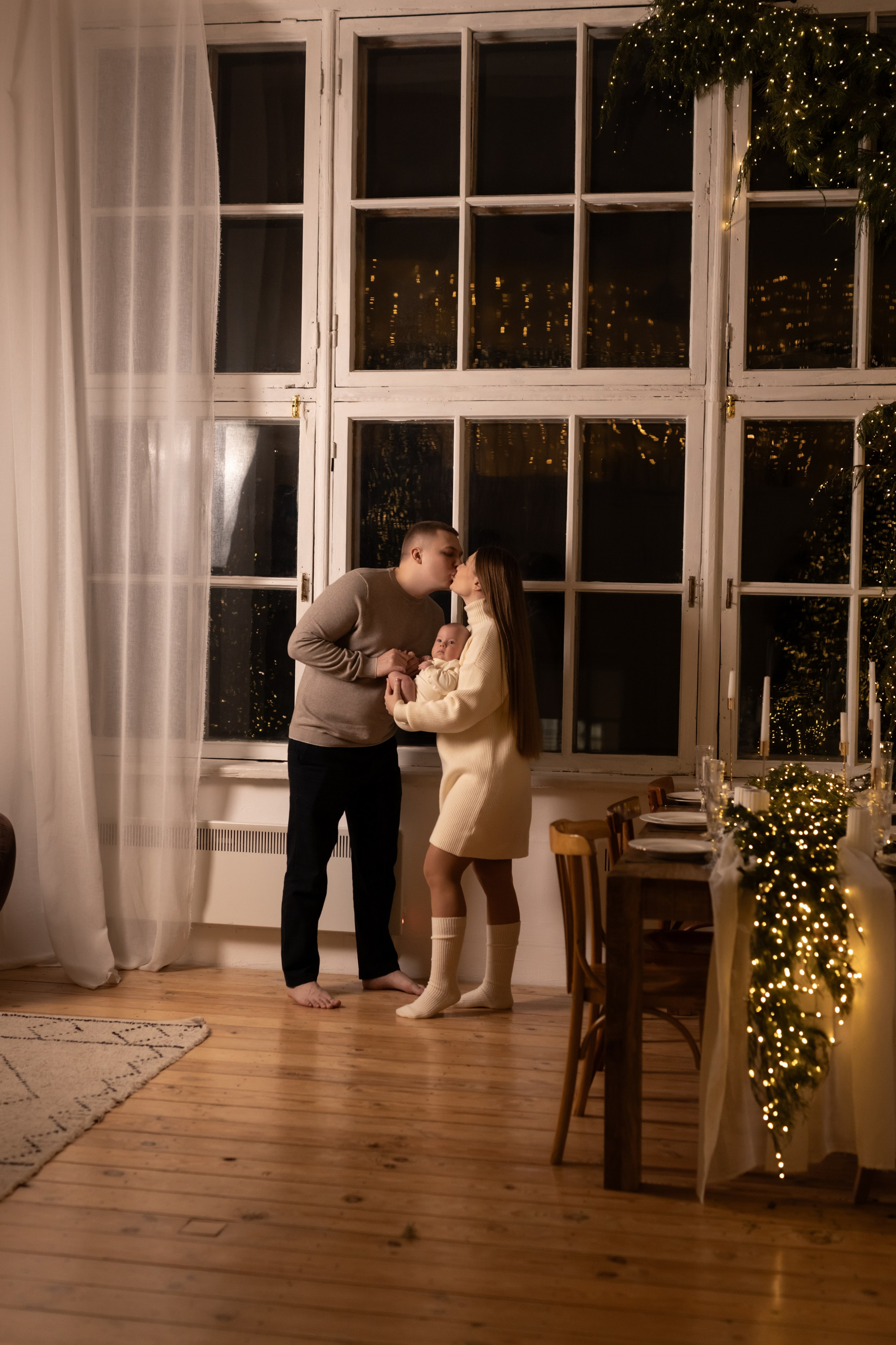 Семья с малышом (вечерная студийная). Семейный и детский фотограф в Краснодаре Элона Литвинова