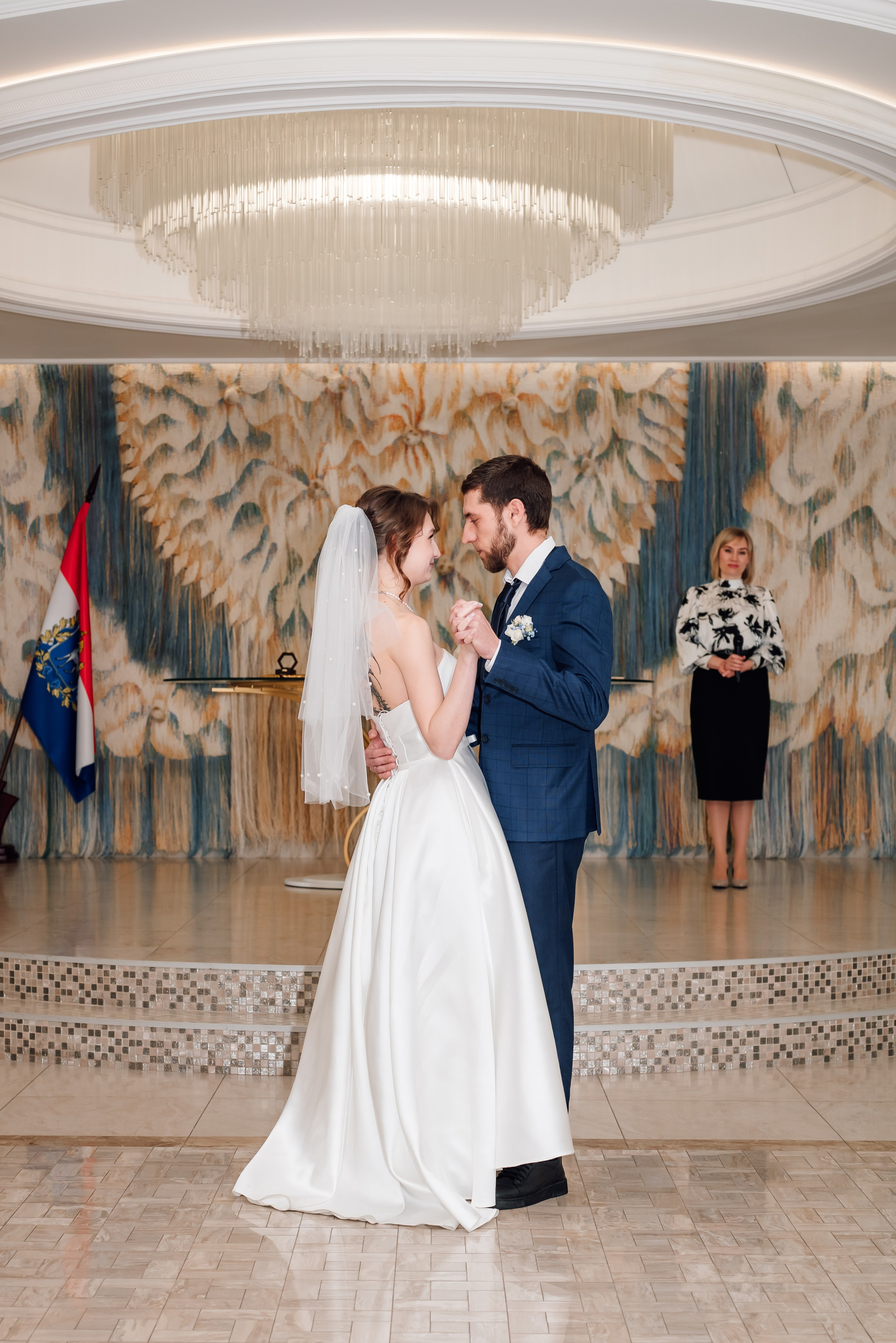 Свадьбы: ЗАГС. Фотограф Вероника Чермных