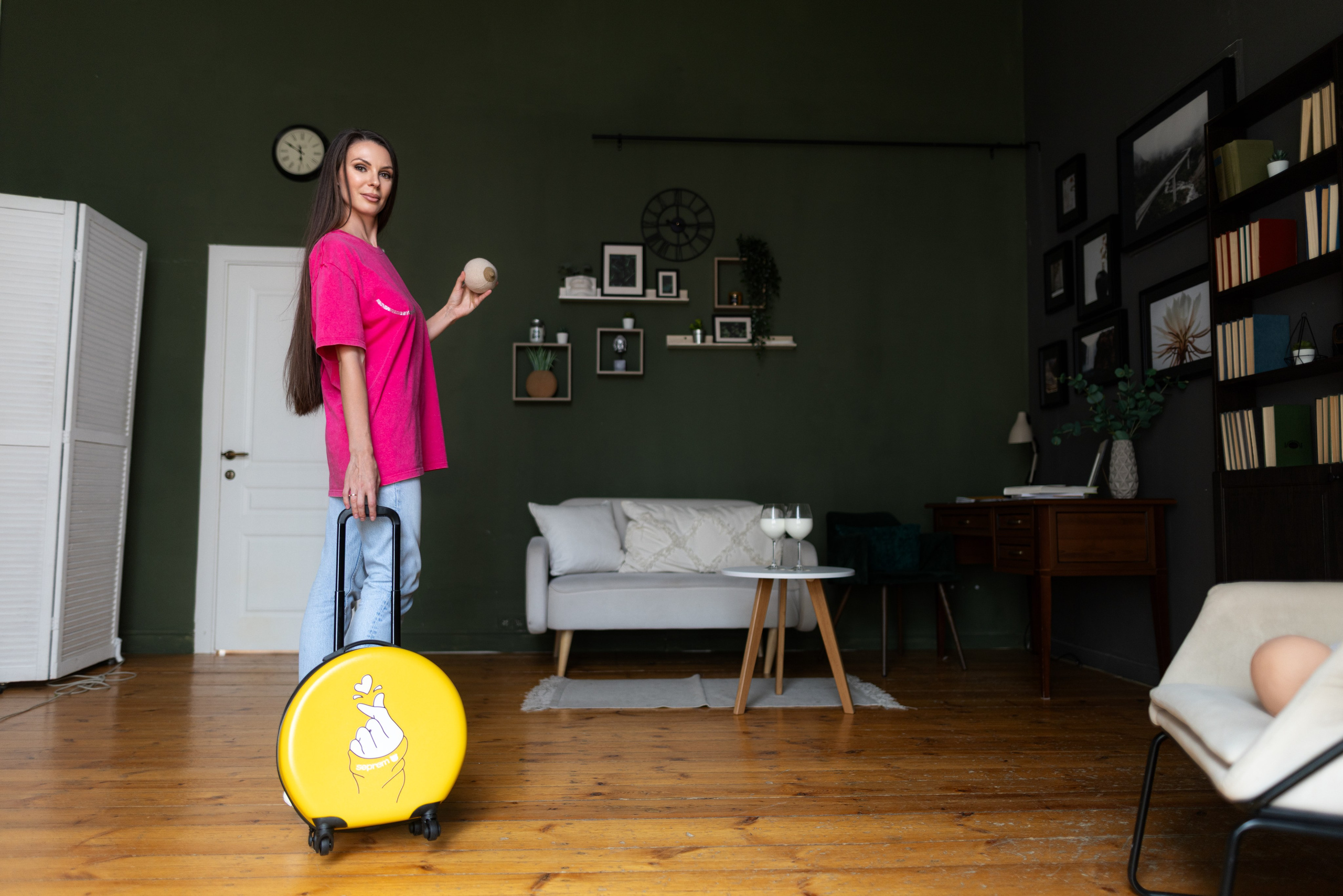 Контент съемка в студии с интерьером с Оксаной — специалиста по грудному вскармливанию для контента. Дмитрий Шульгин, портретный фотограф в Воронеже