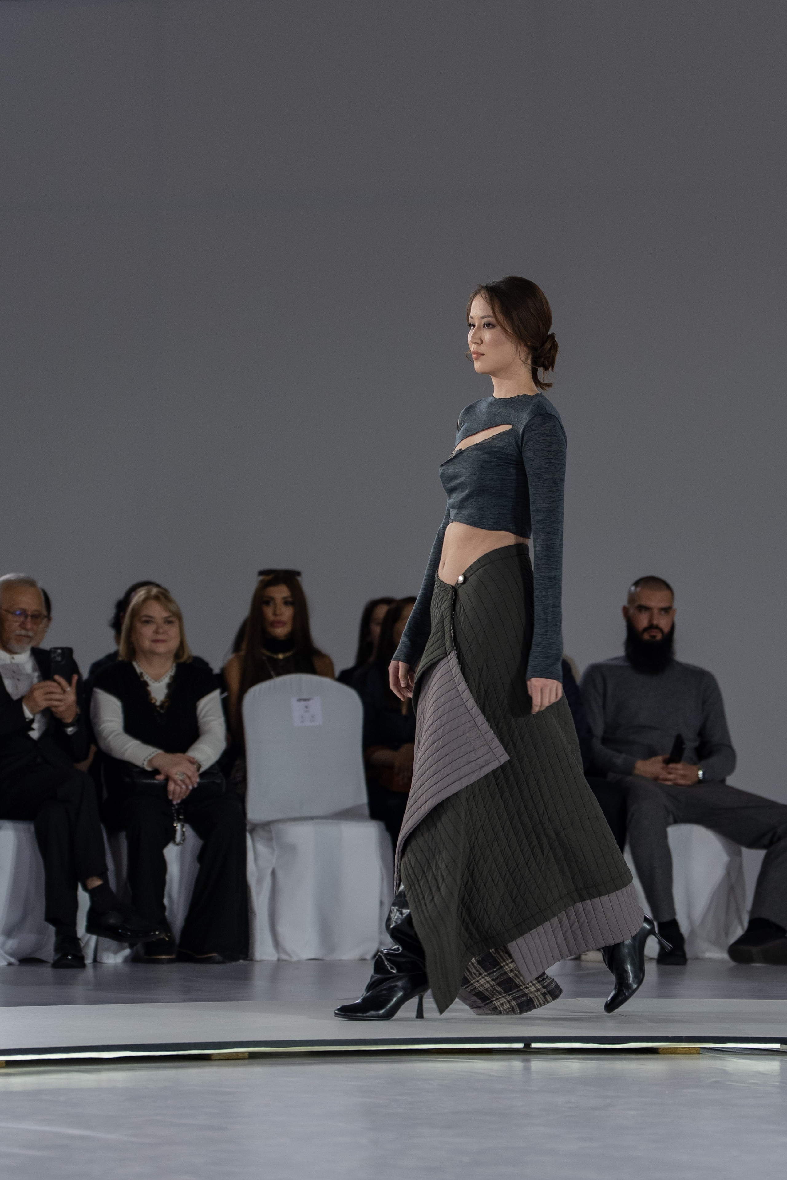 Design August. Сайт Алматинского НЮ АРТ, будуар и фэшн фотографа Дениса Карпенко