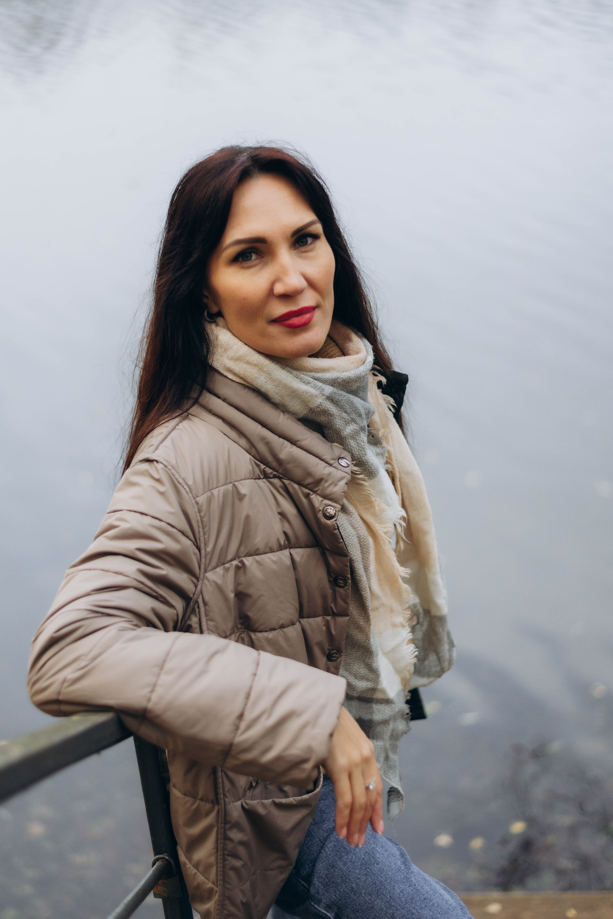 Прогулочная фотоссесия для девушки в парке. Семейный фотограф в Железнодорожном Масаева Елена