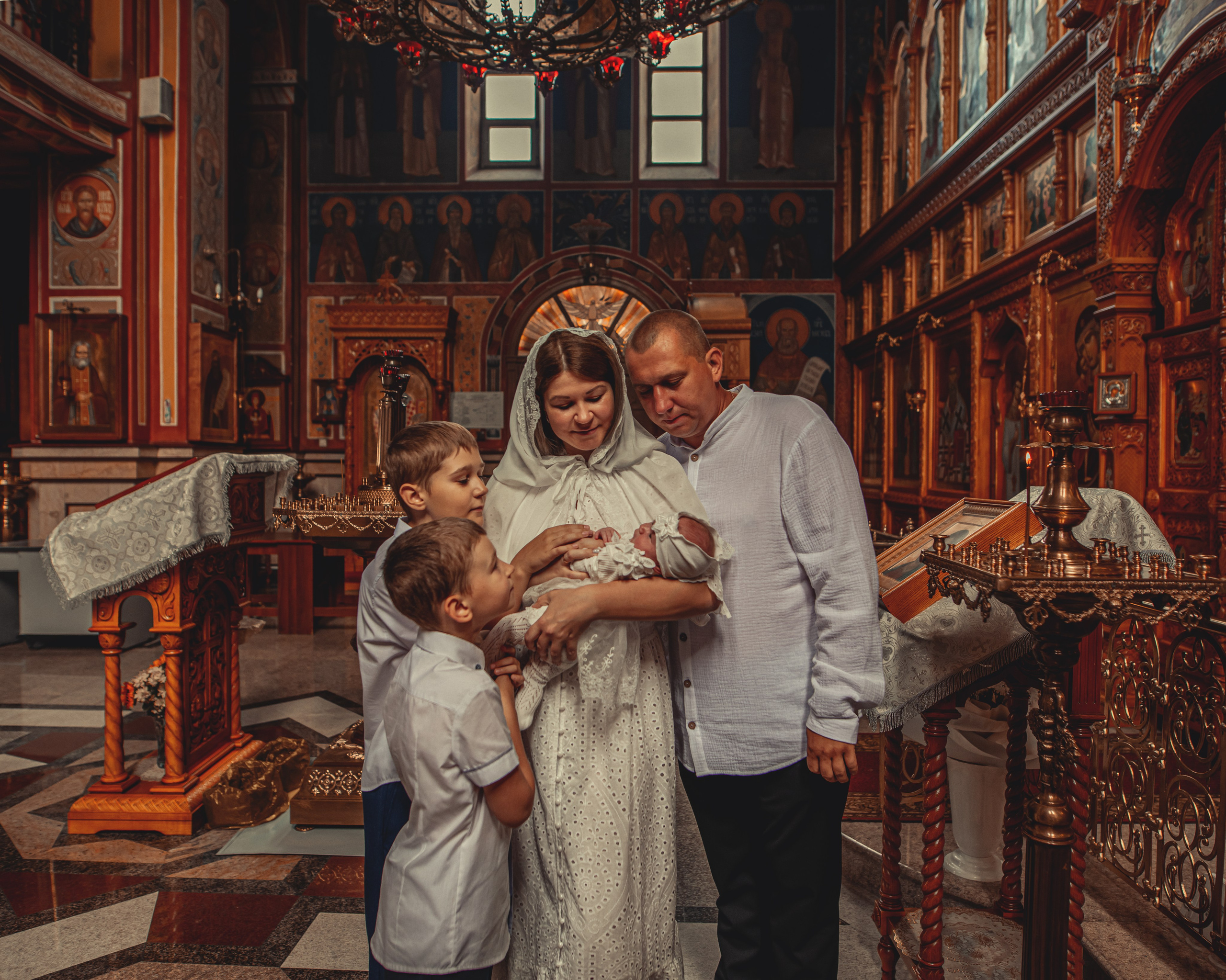 Таинство Крещения Ксении. Фотограф Таинств Крещения и Венчания в г. Курске