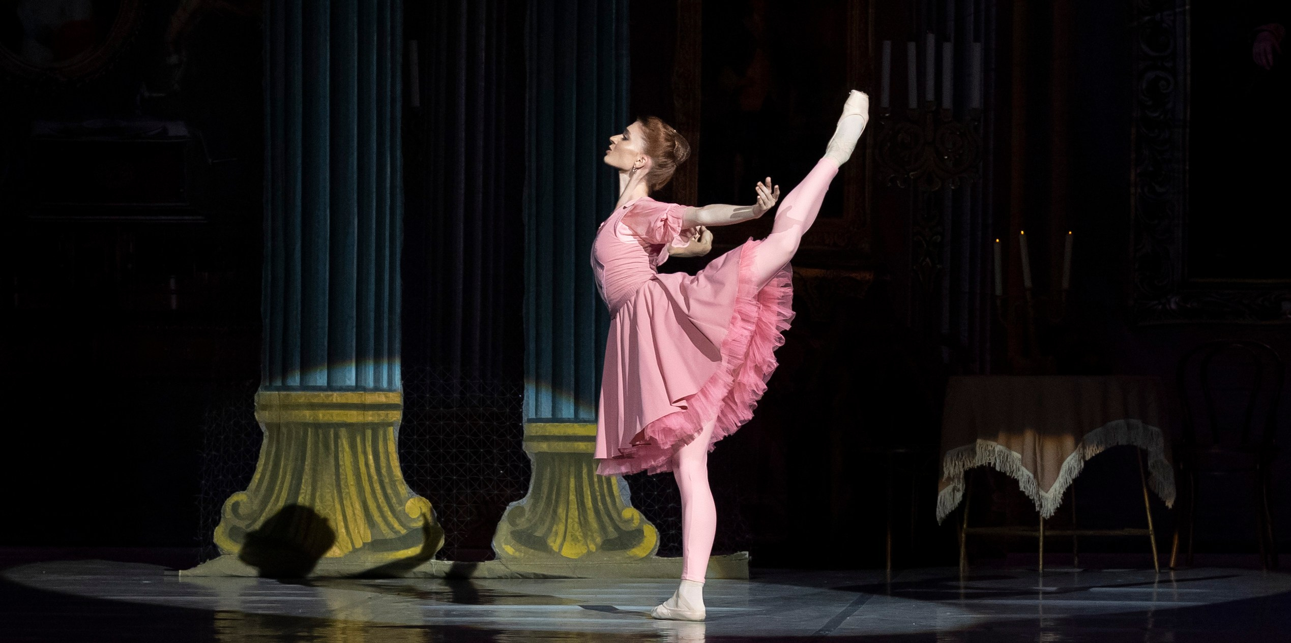 Продавец игрушек Воронежкского театра оперы и балета для Летних балетных сезонов. Балетный фотограф Москва Майоров Николай