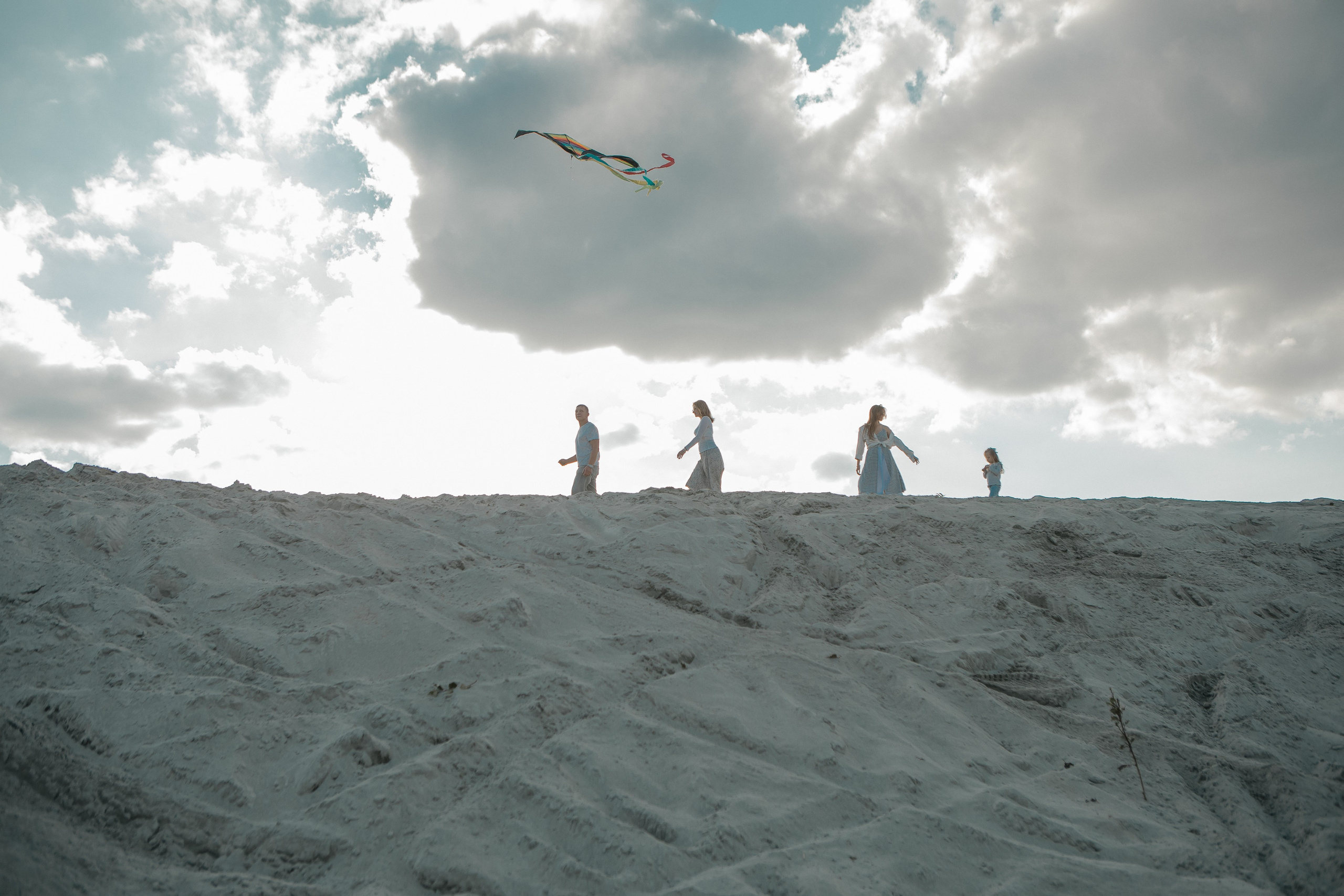 Семейная фотосессия в песках. Свадебный и семейный фотограф Ибрагимова Мария из Екатеринбурга