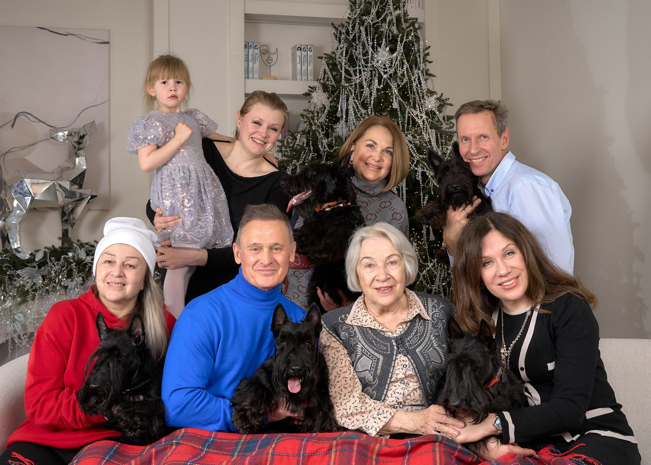 Семейная съемка с собаками в студии