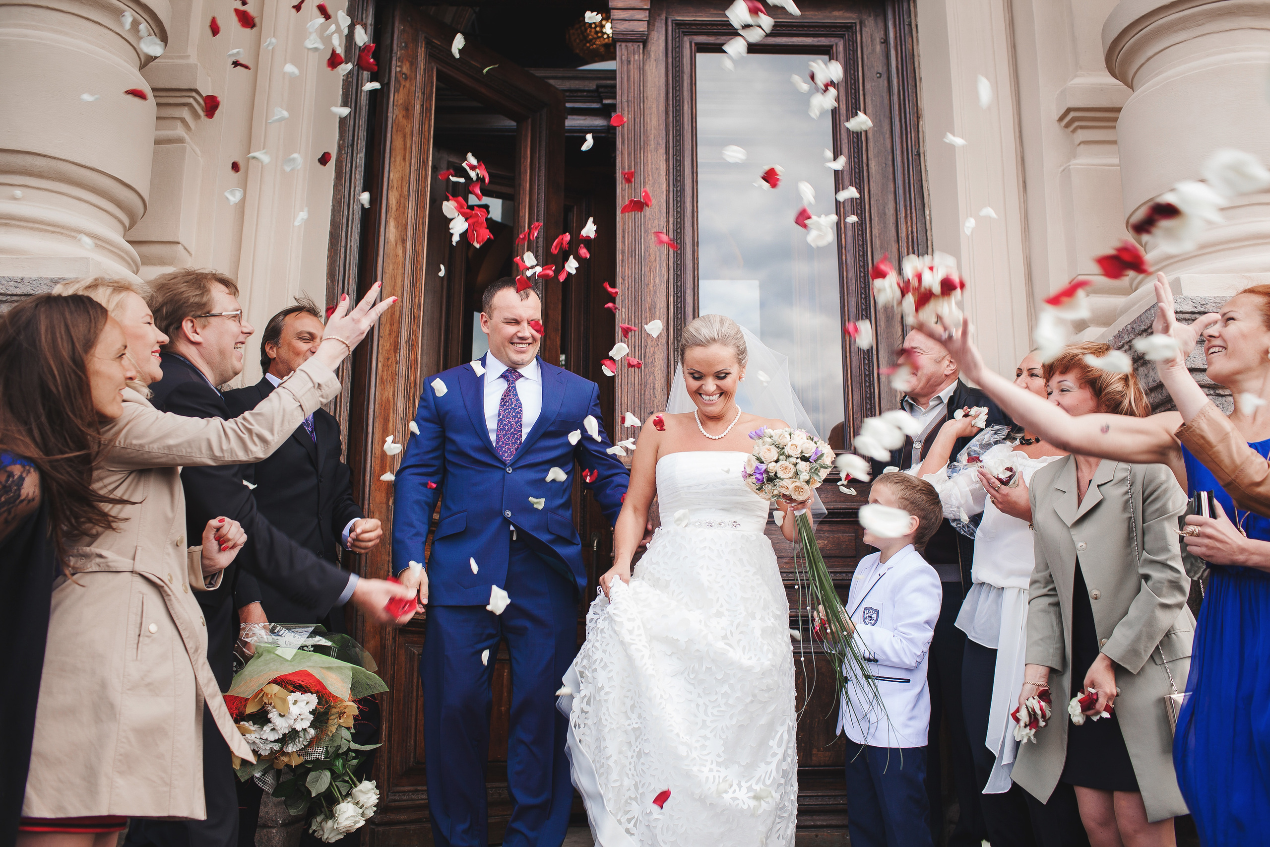 невеста, свадебное платье, фотограф Елизавета Сорокина, свадебный фотограф, фотограф на свадьбу, свадебный фотограф спб, фотограф на свадьбу спб, свадебный фотограф в санкт-петербурге, регистрация брака,свадебная фотосессия, фотостудия для свадьбы, образ невесты, свадебная прическа спб, свадебный макияж спб, сборы невесты, фотосессия сборов невесты, свадебный автомобиль, автомобиль на свадьбу, лимузинневеста, жених и невеста, костюм жениха, свадебное платье, фотограф Елизавета Сорокина, свадебный фотограф, фотограф на свадьбу, свадебный фотограф спб, фотограф на свадьбу спб, свадебный фотограф в санкт-петербурге, регистрация брака,свадебная фотосессия, фотостудия для свадьбы, образ невесты, свадебная прическа спб, свадебный макияж спб, обручальные кольца, сборы невесты, утро невесты , фотосессия утро невесты, фотосессия сборов невесты, сборы невесты в аппартаментах, сборы невесты в отеле, первый дворец бракосочетания на английской набережной, дворец бракосочетания №1