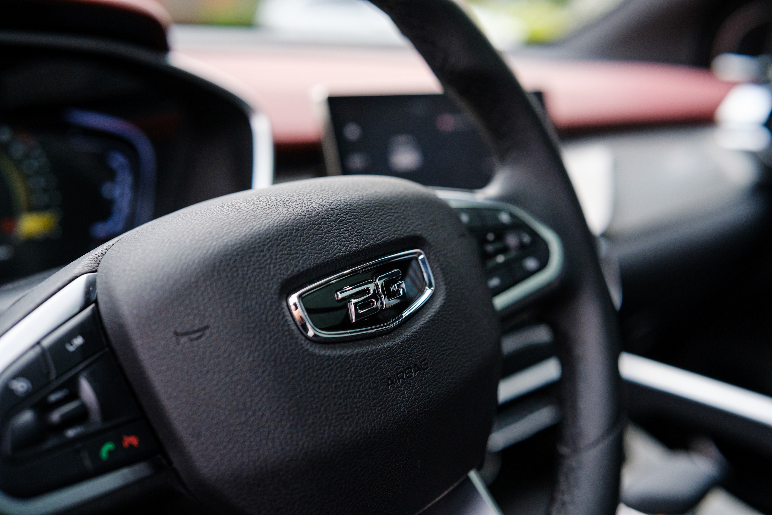 Belgee X50 — твой яркий акцент в сером потоке. Сайт фотографа Дмитрия Батенёва