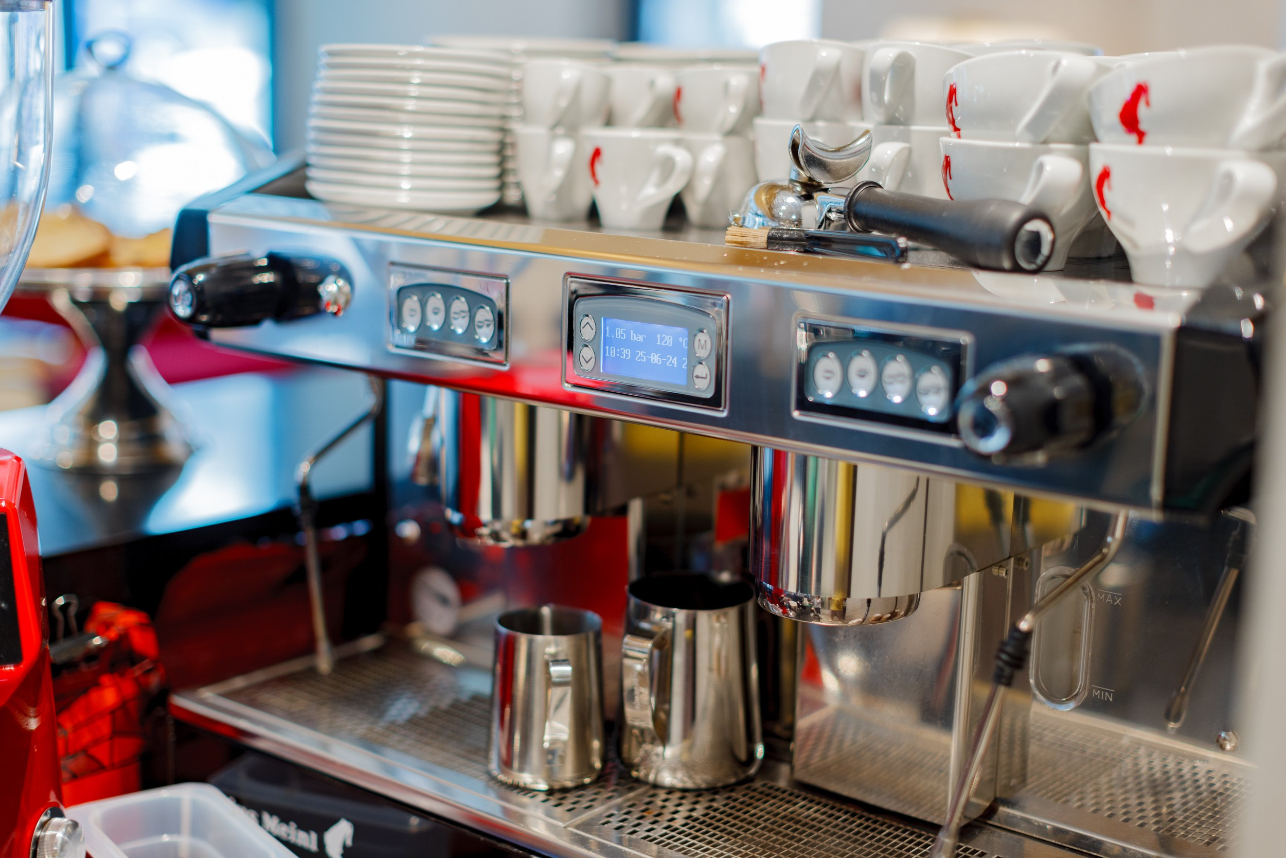 HOTEL PIAZZA EPIGRAPH (BATUMI). Режиссёр, клипмейкер, фотограф — Андрей Охота