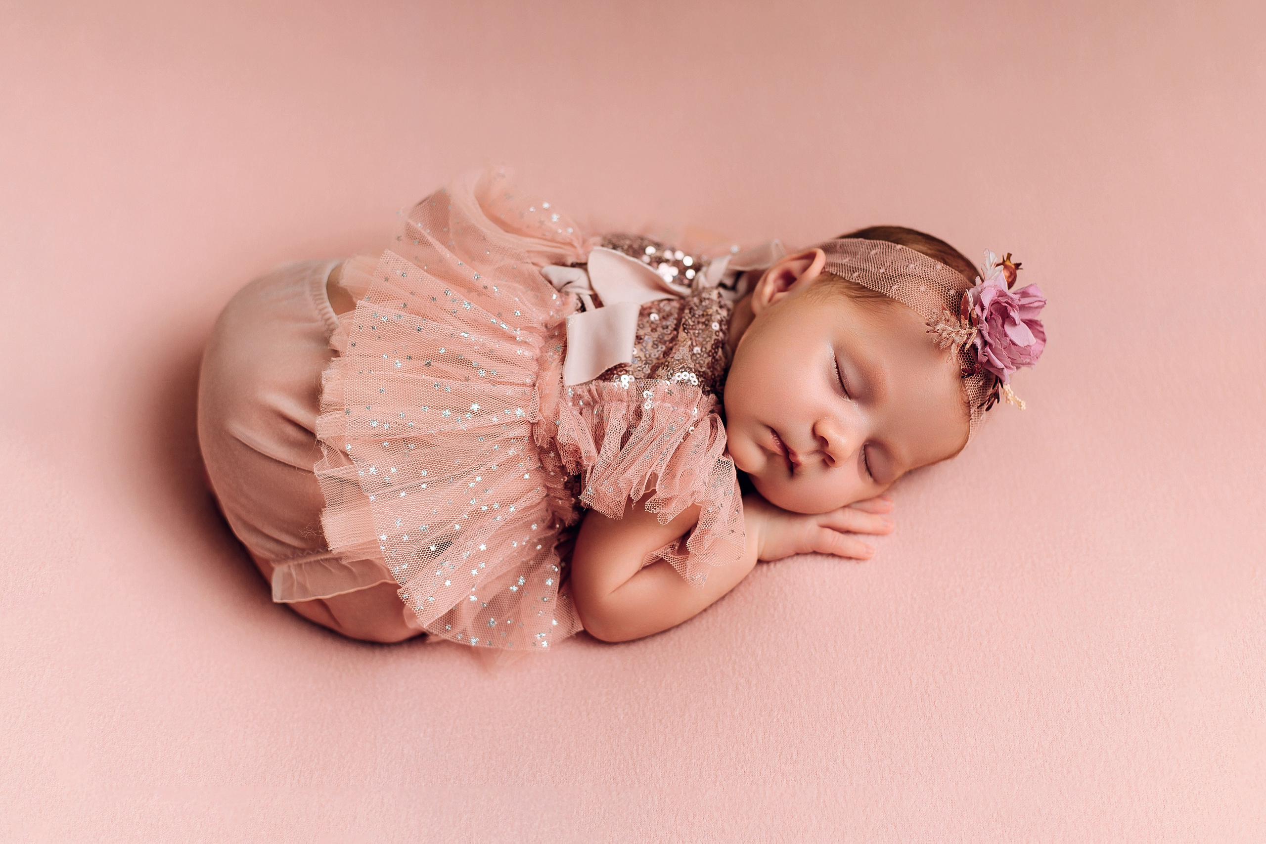 Новорожденные малыши. Фотограф беременных и новорожденных Егармина Валентина