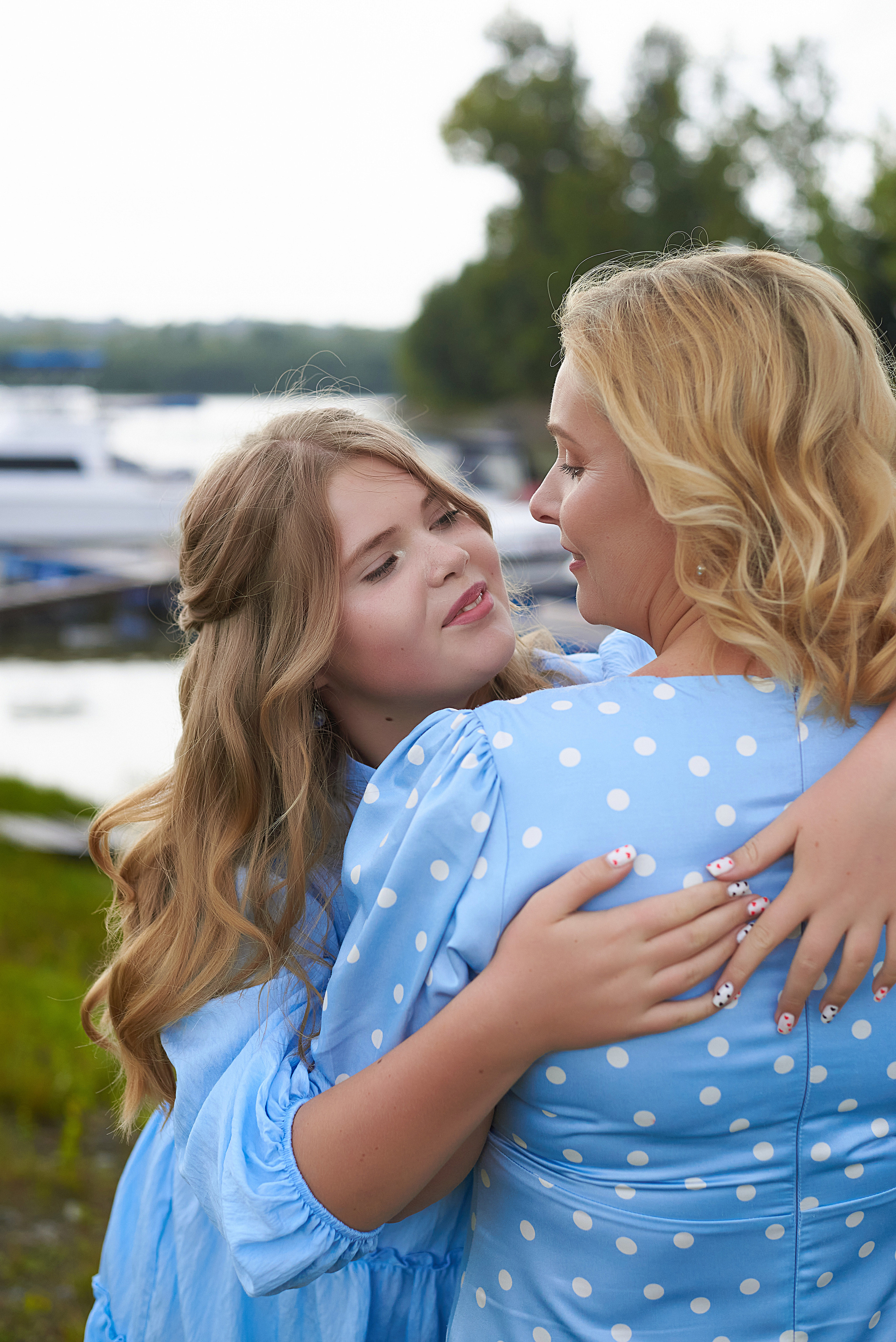 У реки. Семейный фотограф в Барнауле, Горный Алтай, Заринск, Алейск