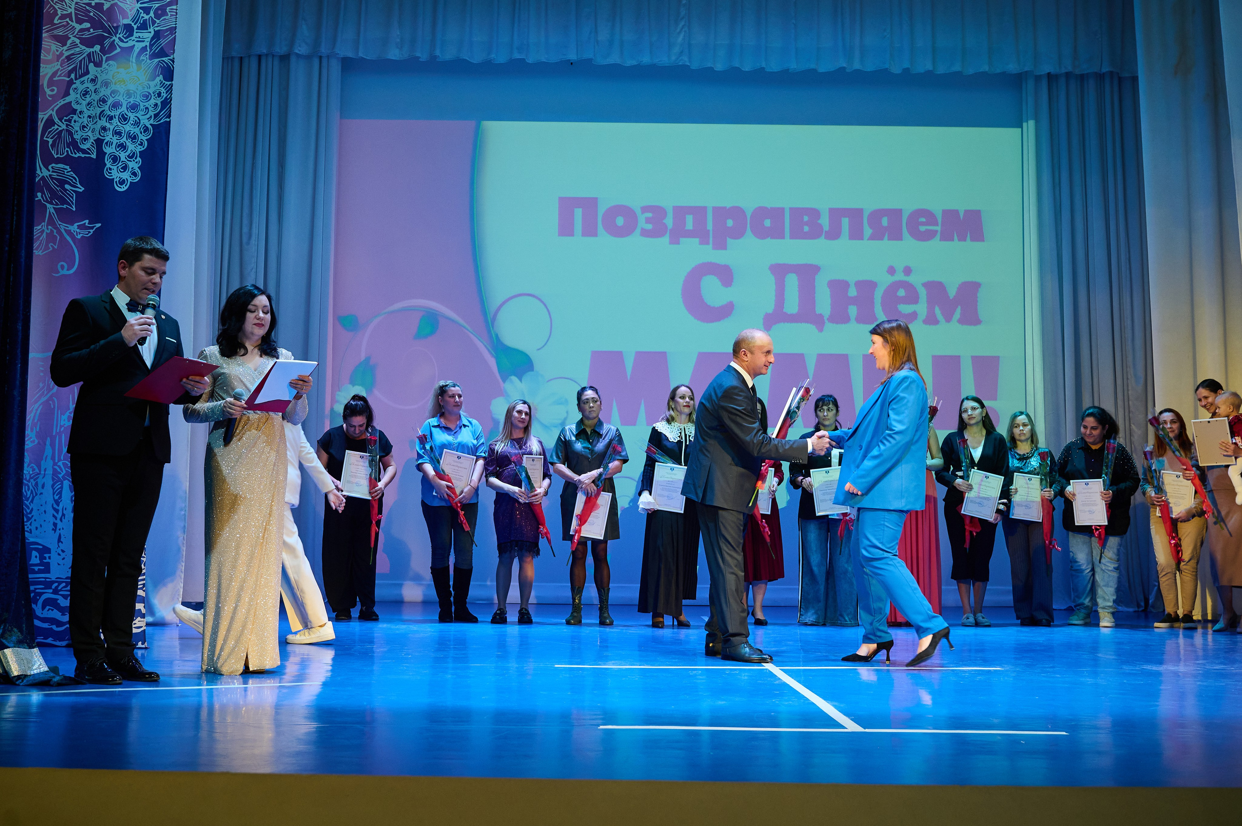 День матери Марьина Роща. Жизнь курорта Кабардинка в фотографиях