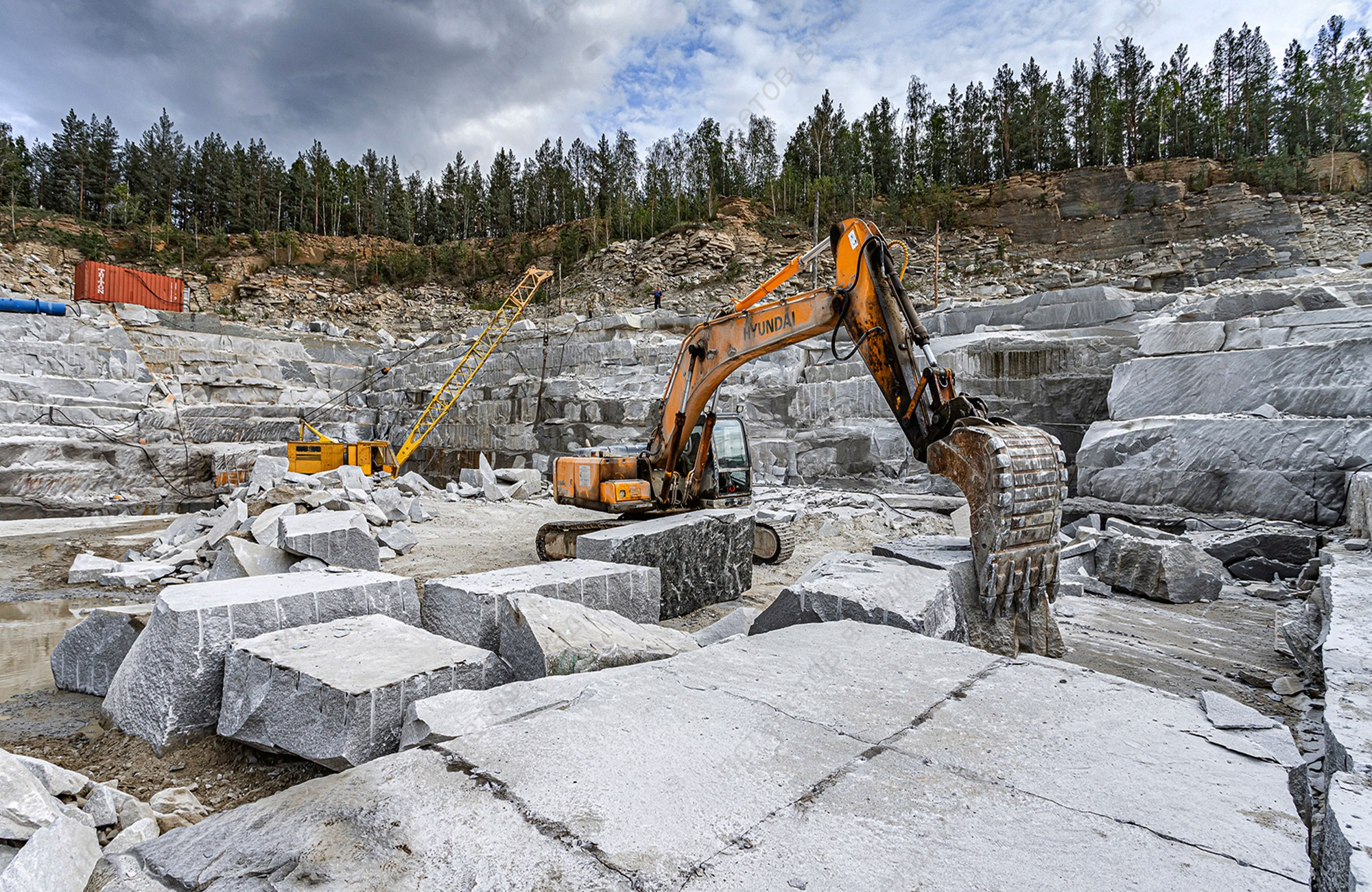 Фотограф и графический дизайнер Владимир Пуставетов
