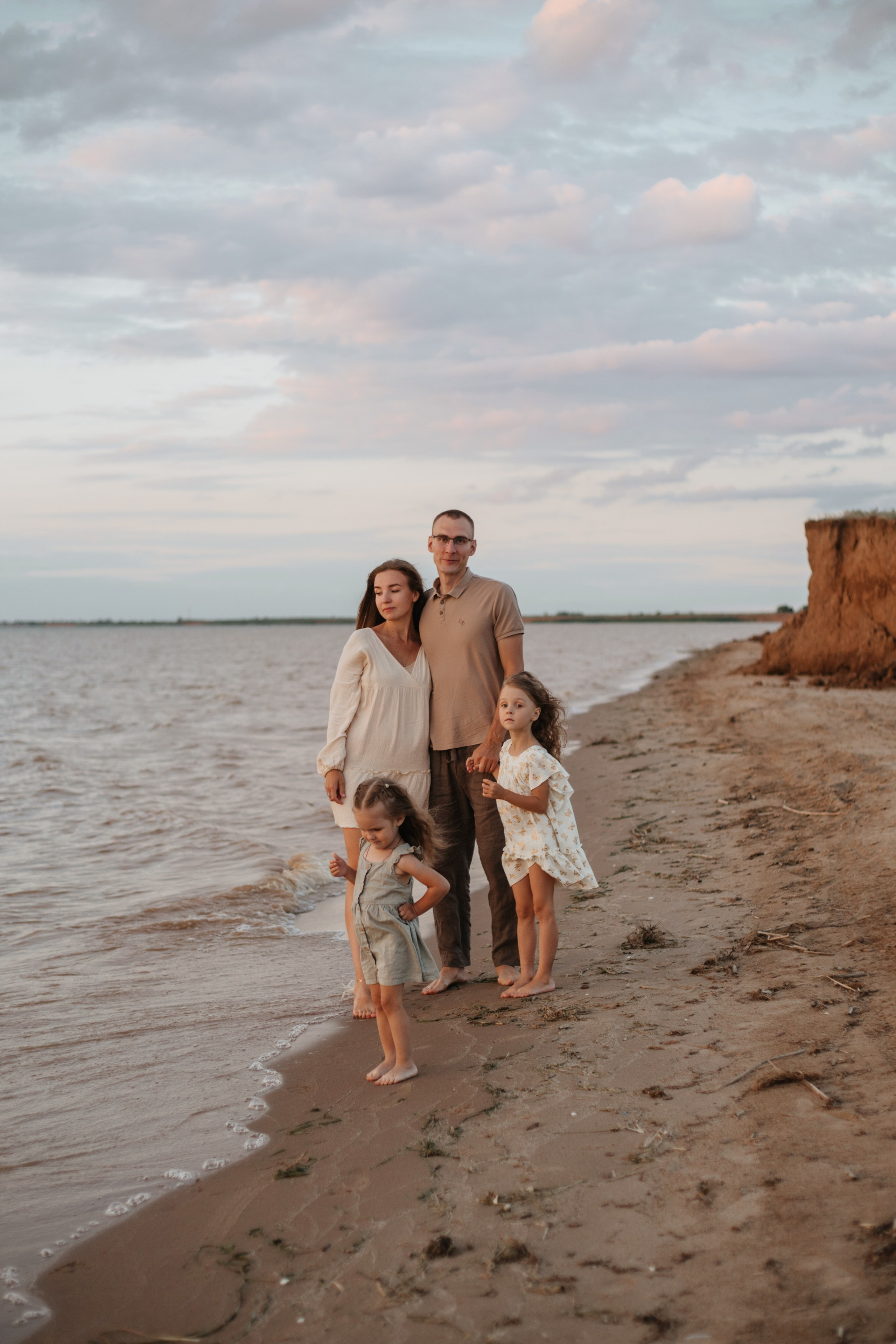 Люба и Саша с дочерьми. Фотограф в Волгограде и Москве | Анастасия Лаврова