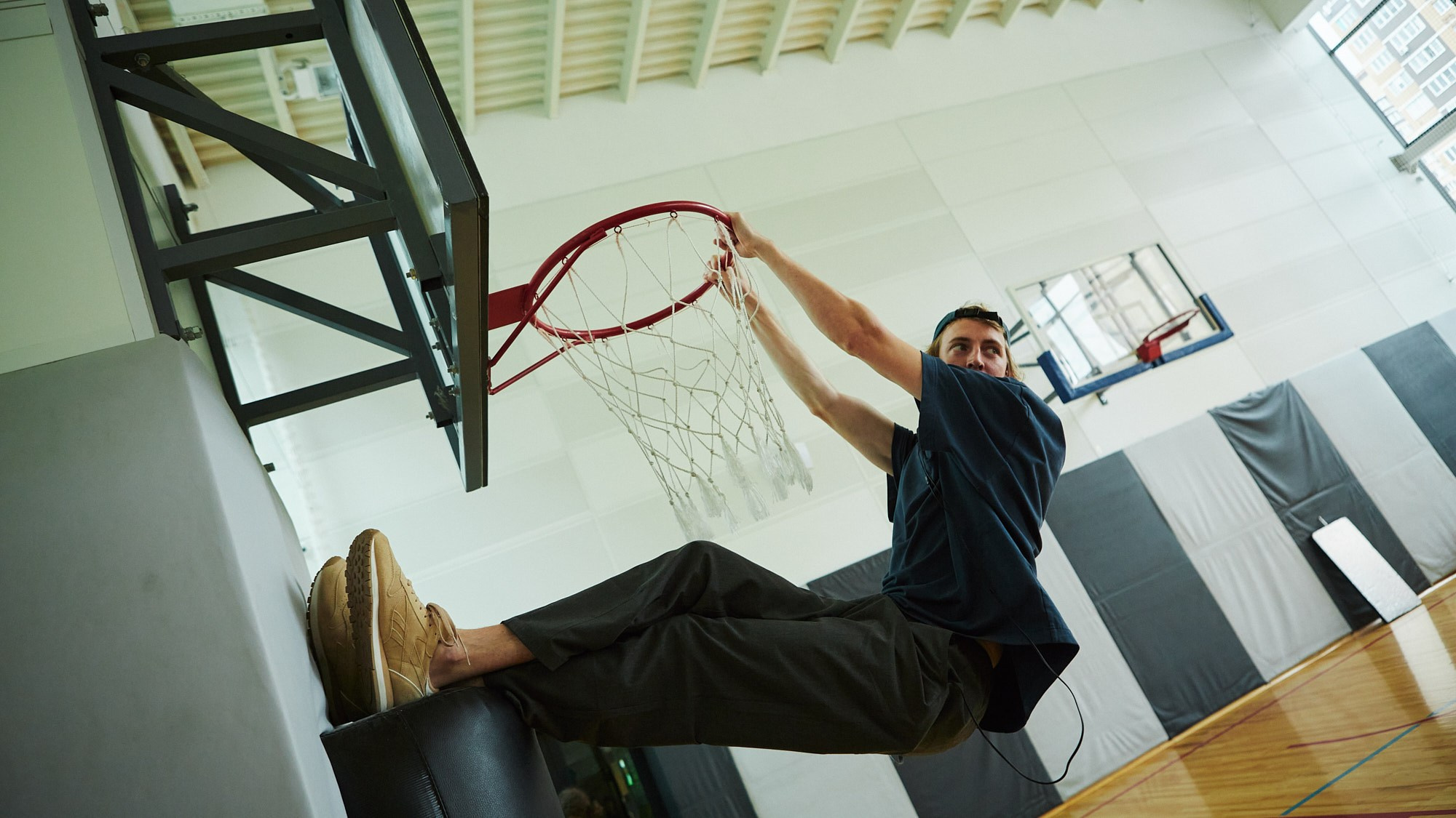 Бэкстейдж сериала «Школота» — репортажная фотосъёмка съёмочного процесса. Репортажный фотограф в Москве — Дмитрий Тарасов | Съёмка мероприятий, концертов, корпоративов