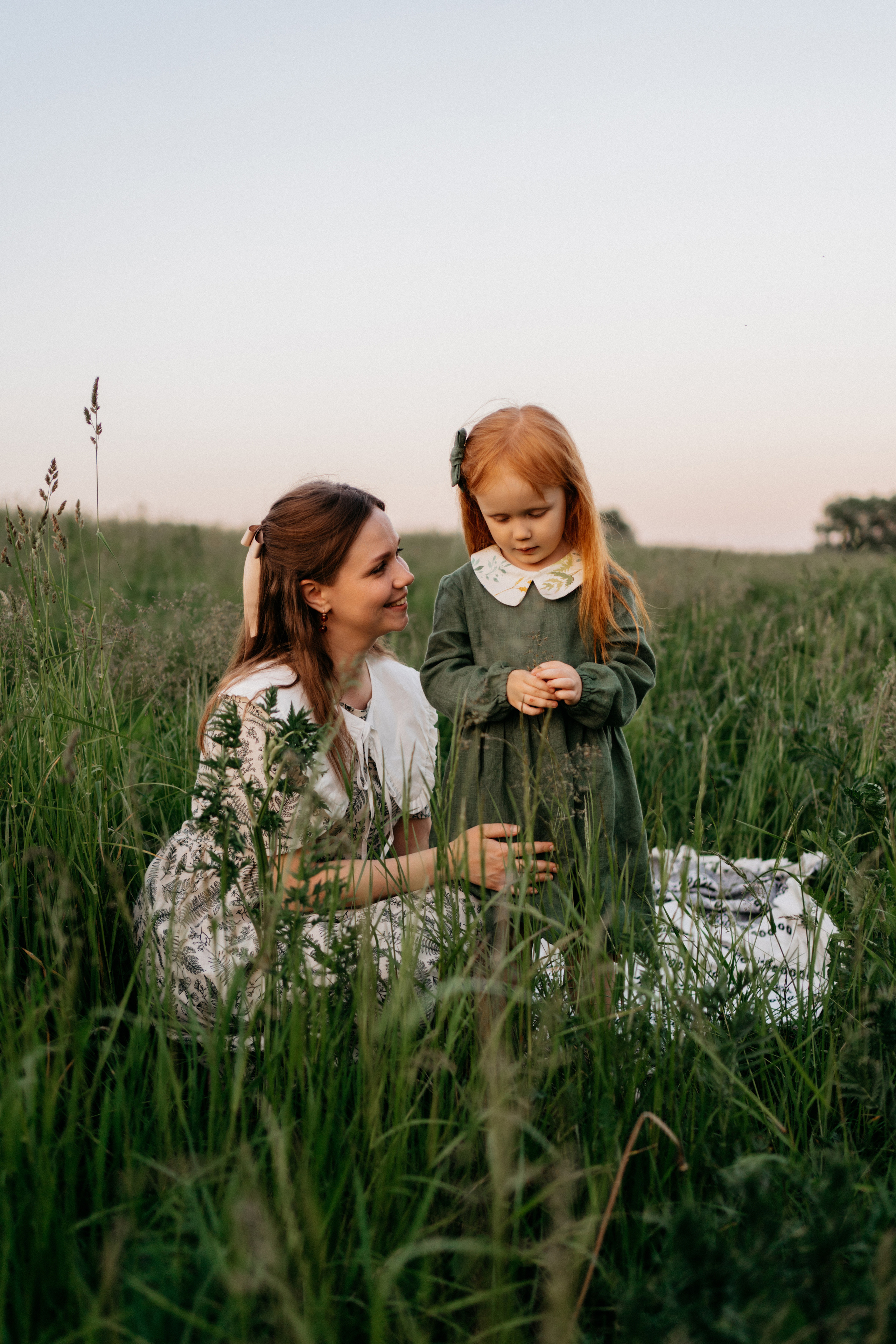 Фотосессия мама и дочка у реки. Семейный фотограф в Москве и в Домодедово Екатерина Патракова