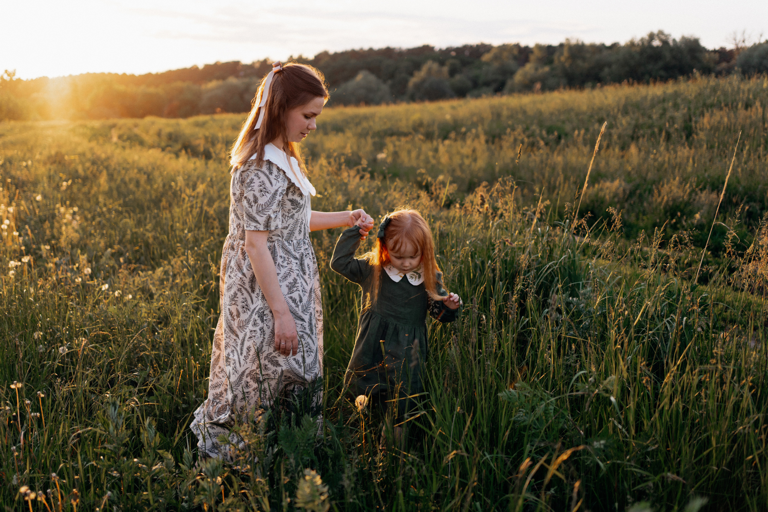 Фотосессия мама и дочка у реки. Семейный фотограф в Москве и в Домодедово Екатерина Патракова
