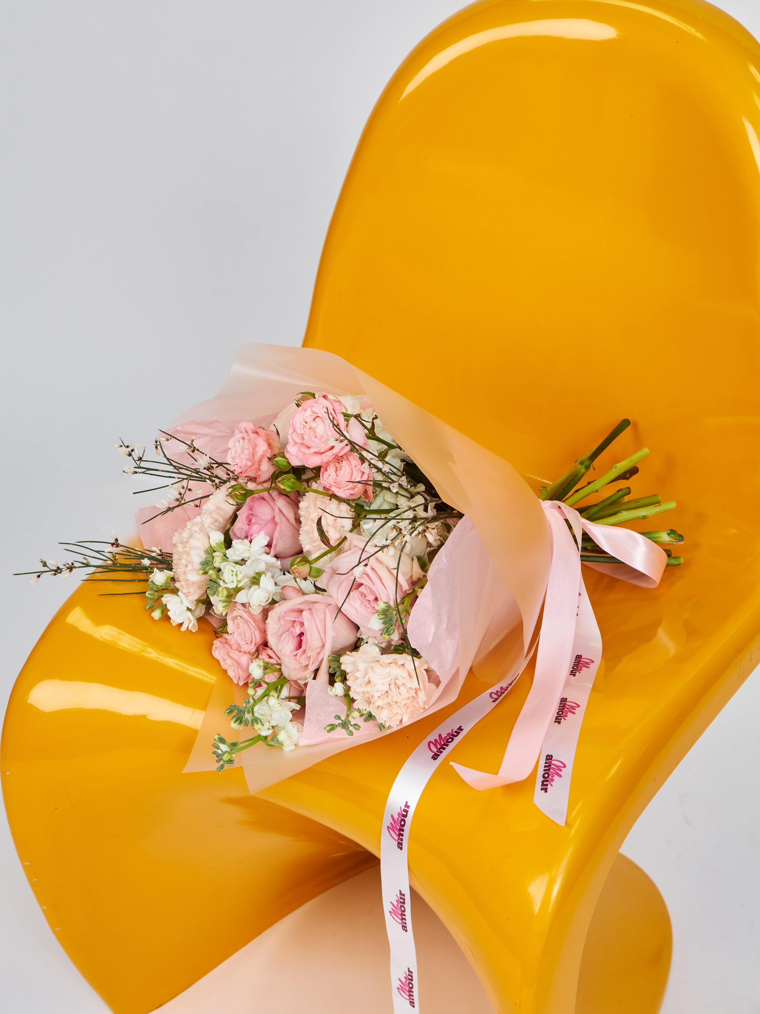 Профессиональная консультация по оптимальным ракурсам и композиции перед съемкой каталога вашей одежды в Москве