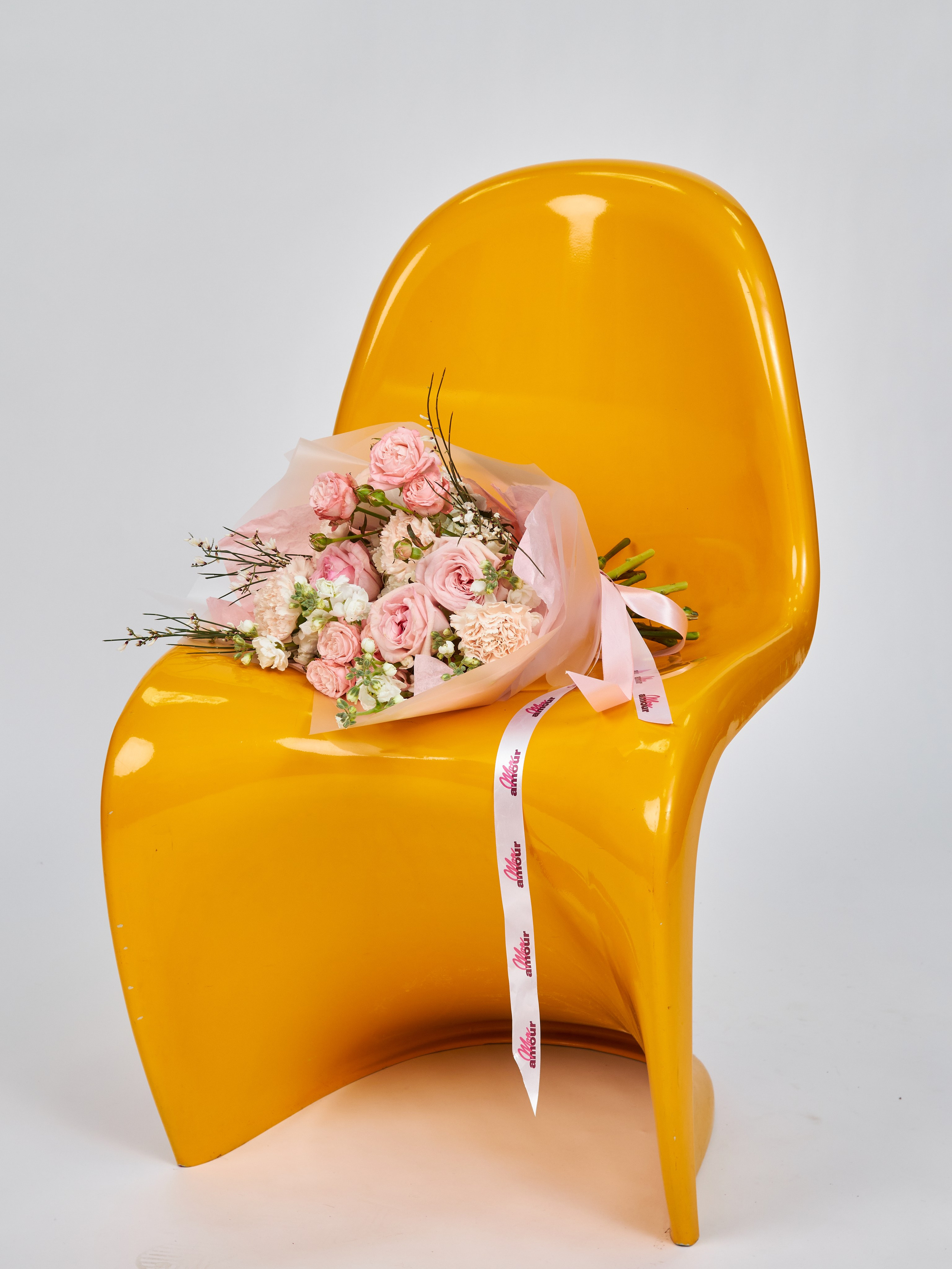 Ищете фотографа с портфолио съемок каталога одежды вашего сегмента (streetwear, luxury, casual) в Москве