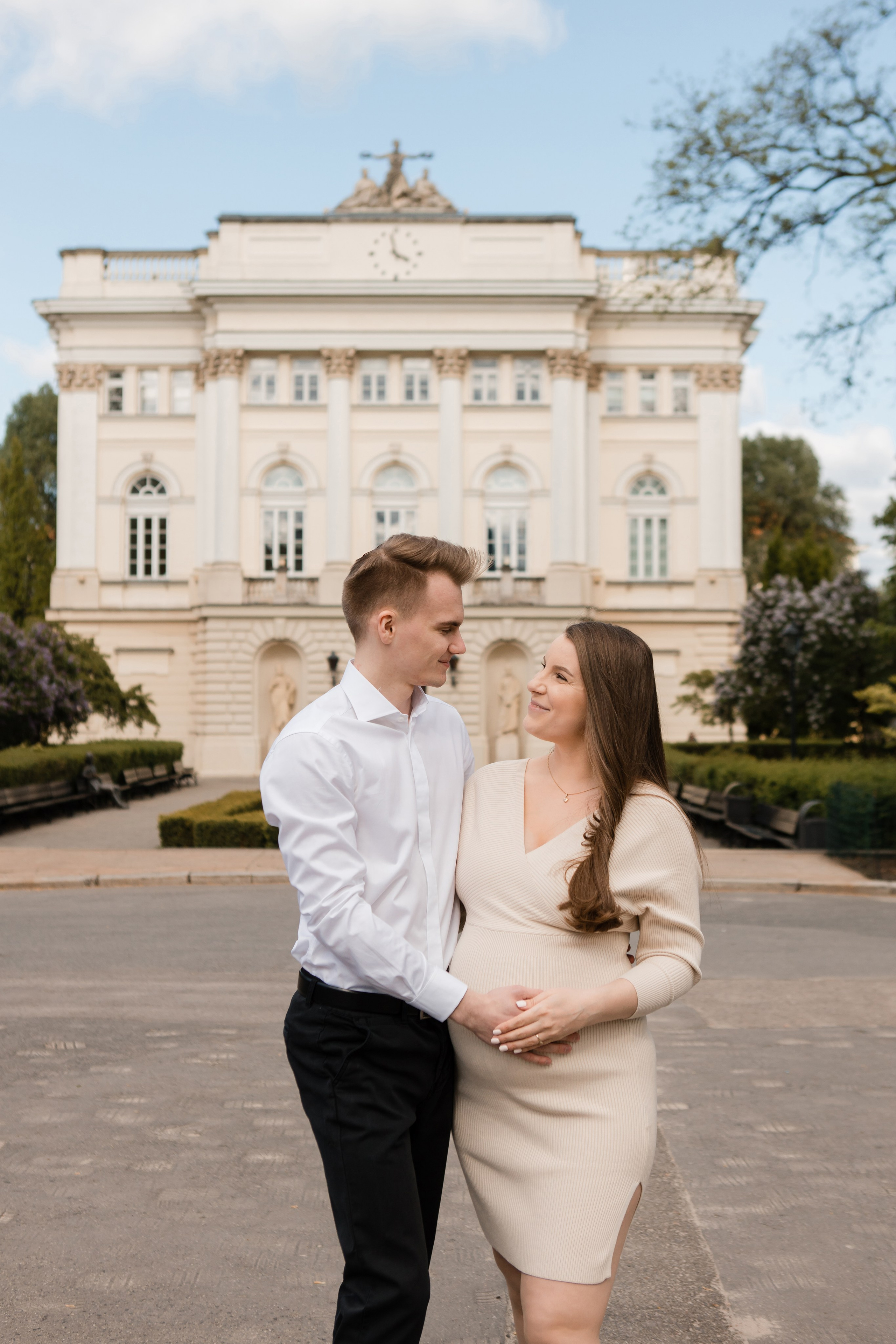 Семейная фотосессия Андрея и Марии. Видеосъемка и фотосъемка свадеб. Фотограф и оператор на свадьбу. Видеосъемка подкастов, собственная видео-фотостудии. Предметная фотосъемка