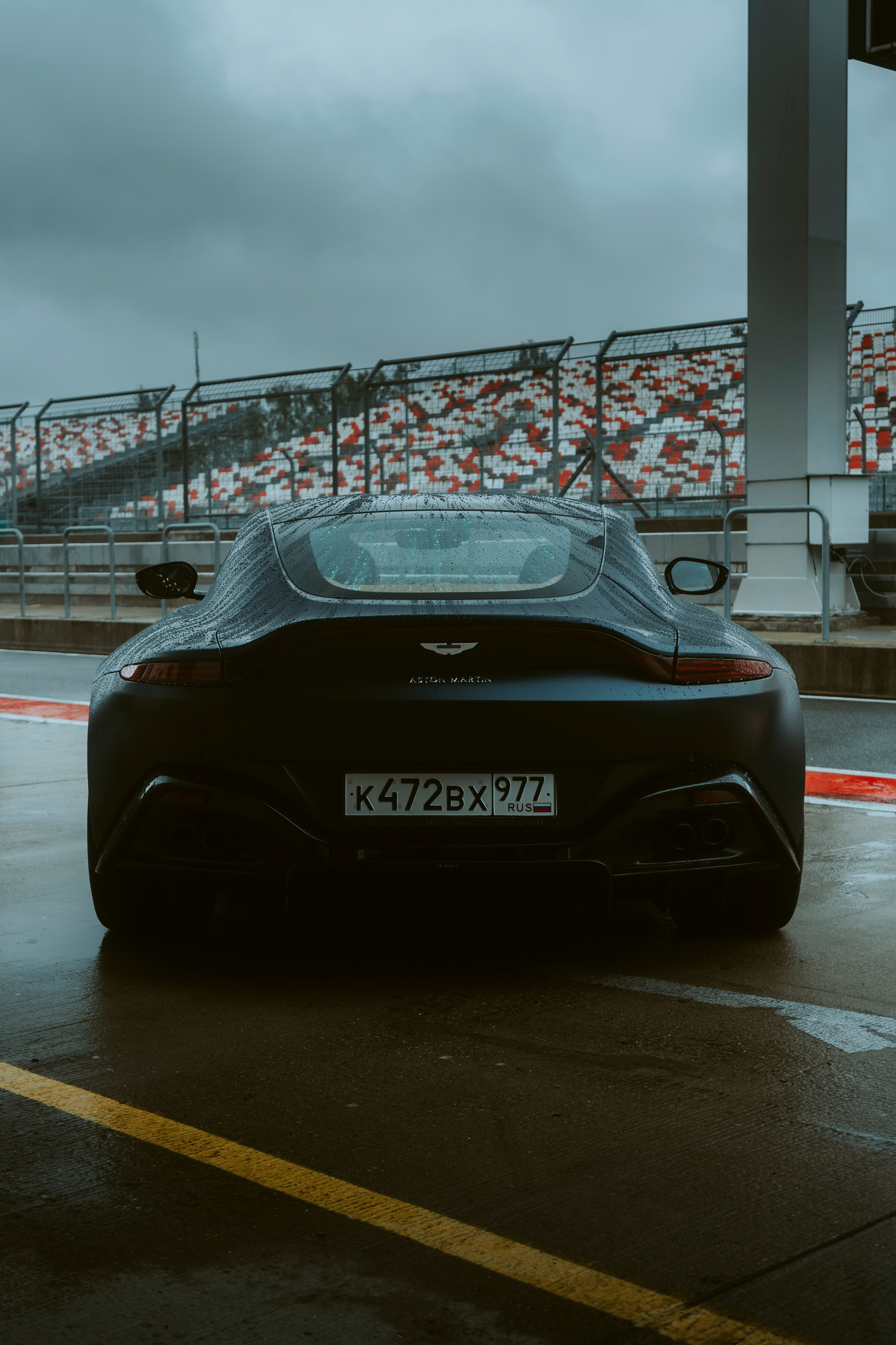 Aston Martin Vantage. Автомобильный и коммерческий фотограф Москва