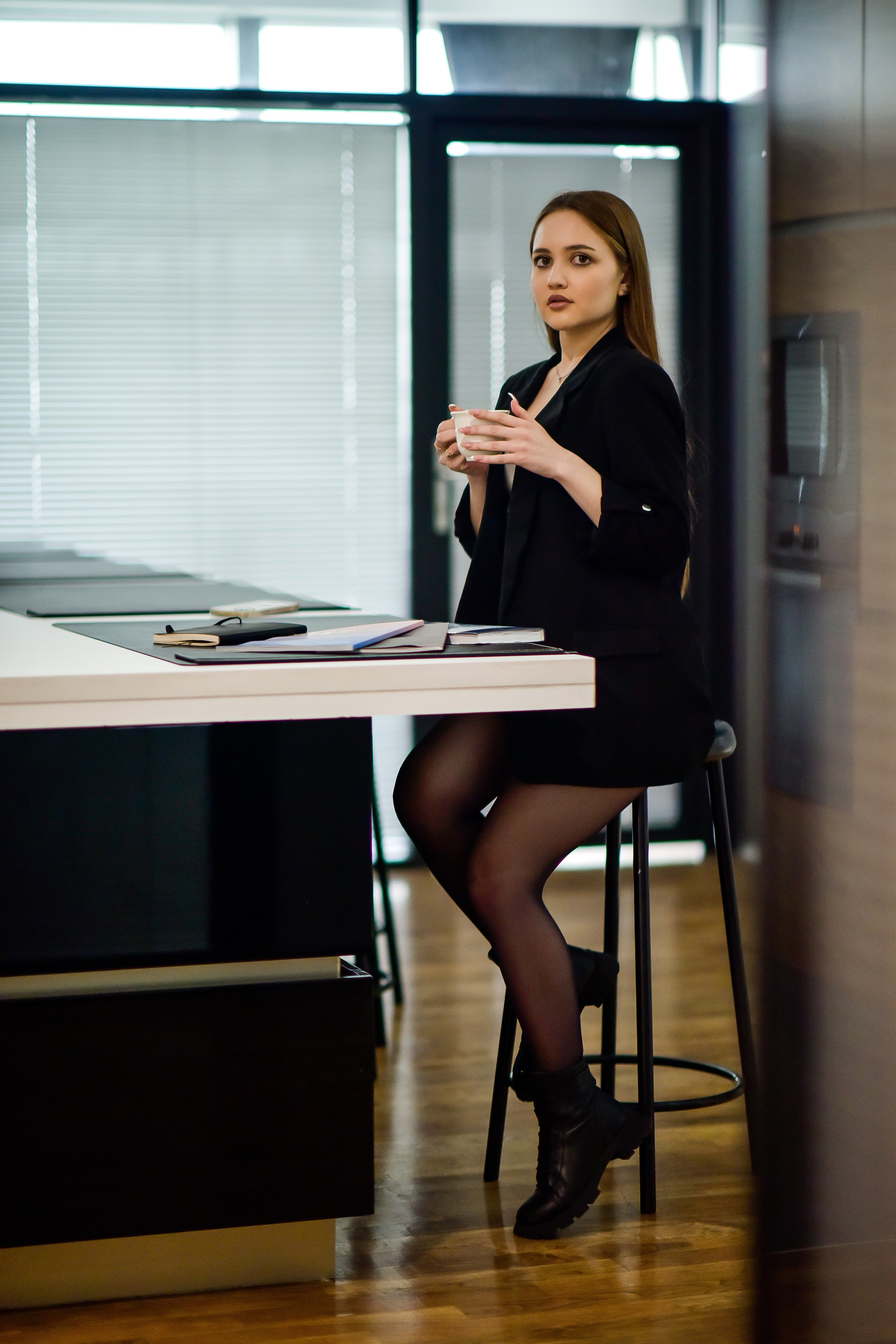 ДЕЛОВАЯ В СИТИ ОФИС. Фотограф для бизнесконтента, репортажей и семейного альбома в Москве