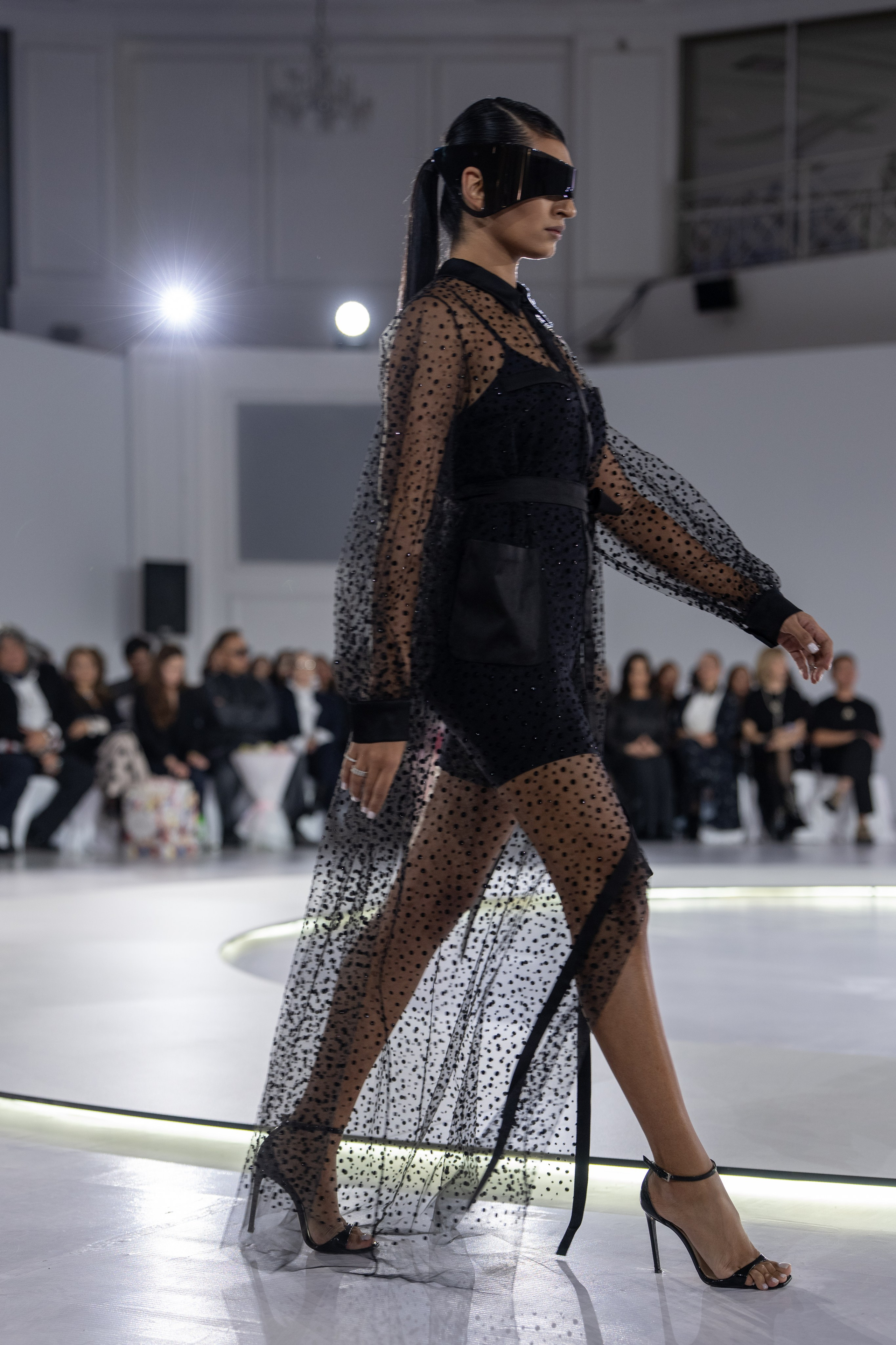 Дизайнер Alexey Czhen. Сайт Алматинского НЮ АРТ, будуар и фэшн фотографа Дениса Карпенко