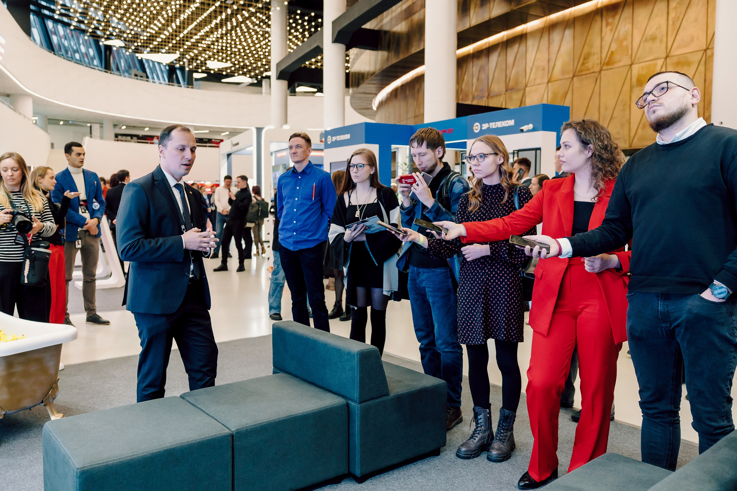 СКБ Контур — Форум будущего — Деловая программа. Лёшка Варзегов — фотограф