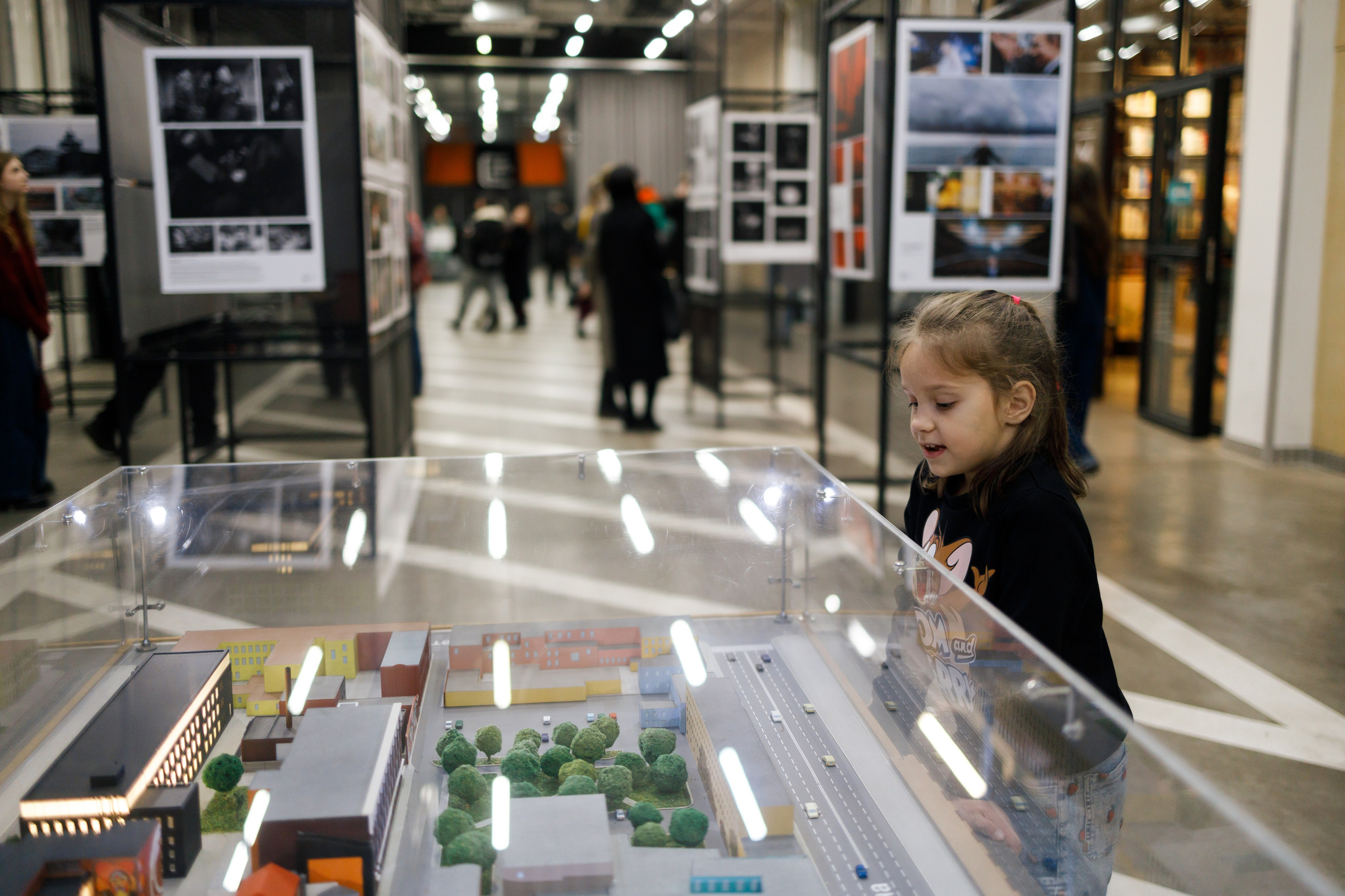 Фотофестиваль «Молодая фотография в Октаве». Свадебный и семейный фотограф в Туле и области Маша Костина