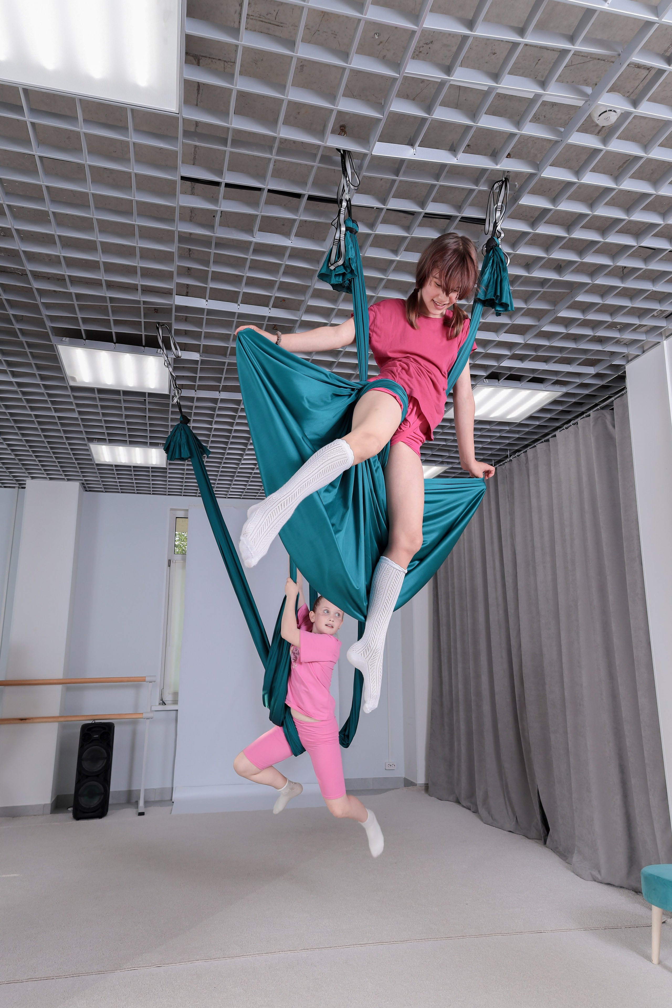 Детская аэройога. Фотограф Надршина Лилия