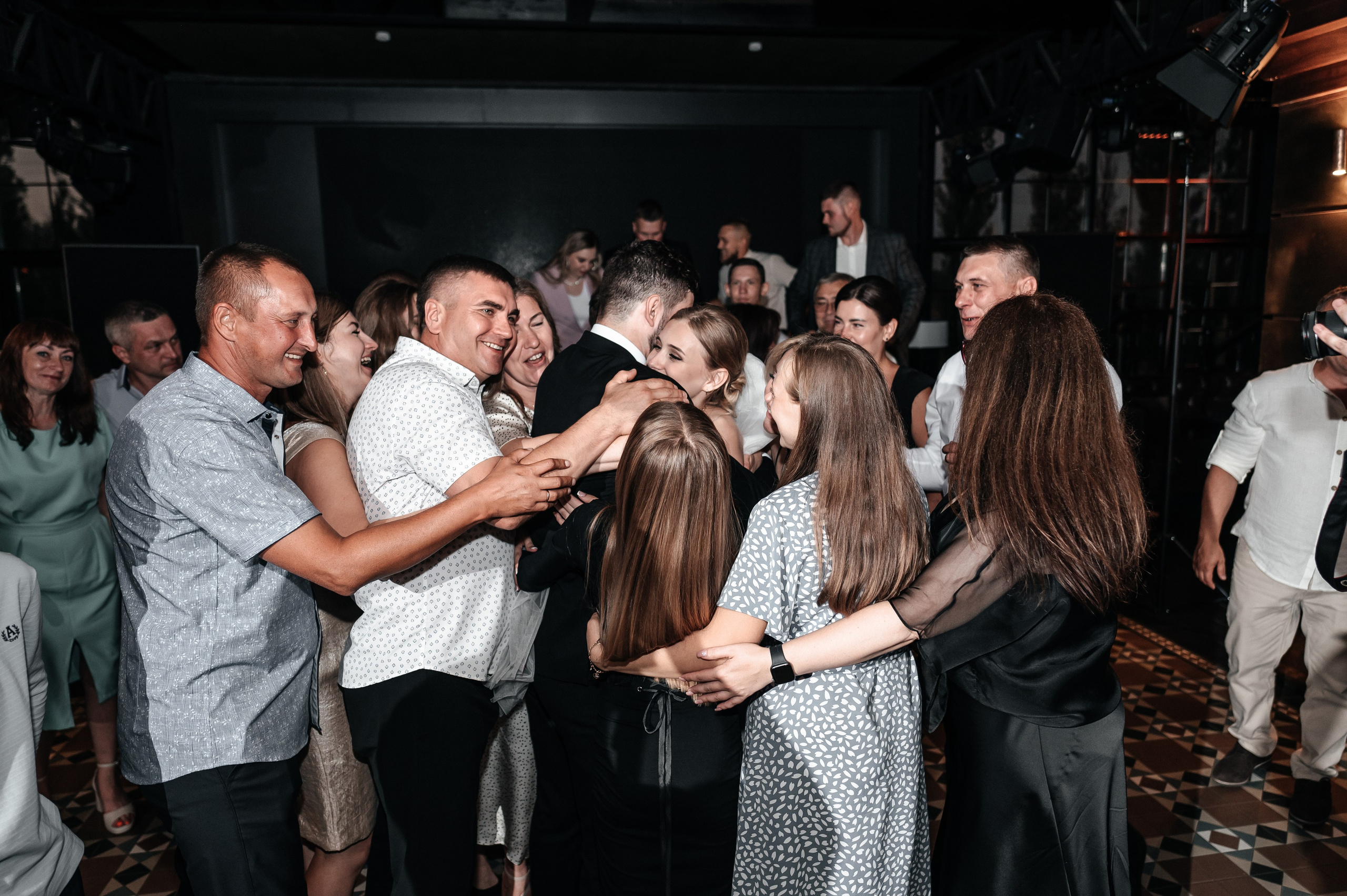 Даниил и Валерия. Черная утка. Полный день. Фотограф Екатерина Бочарникова