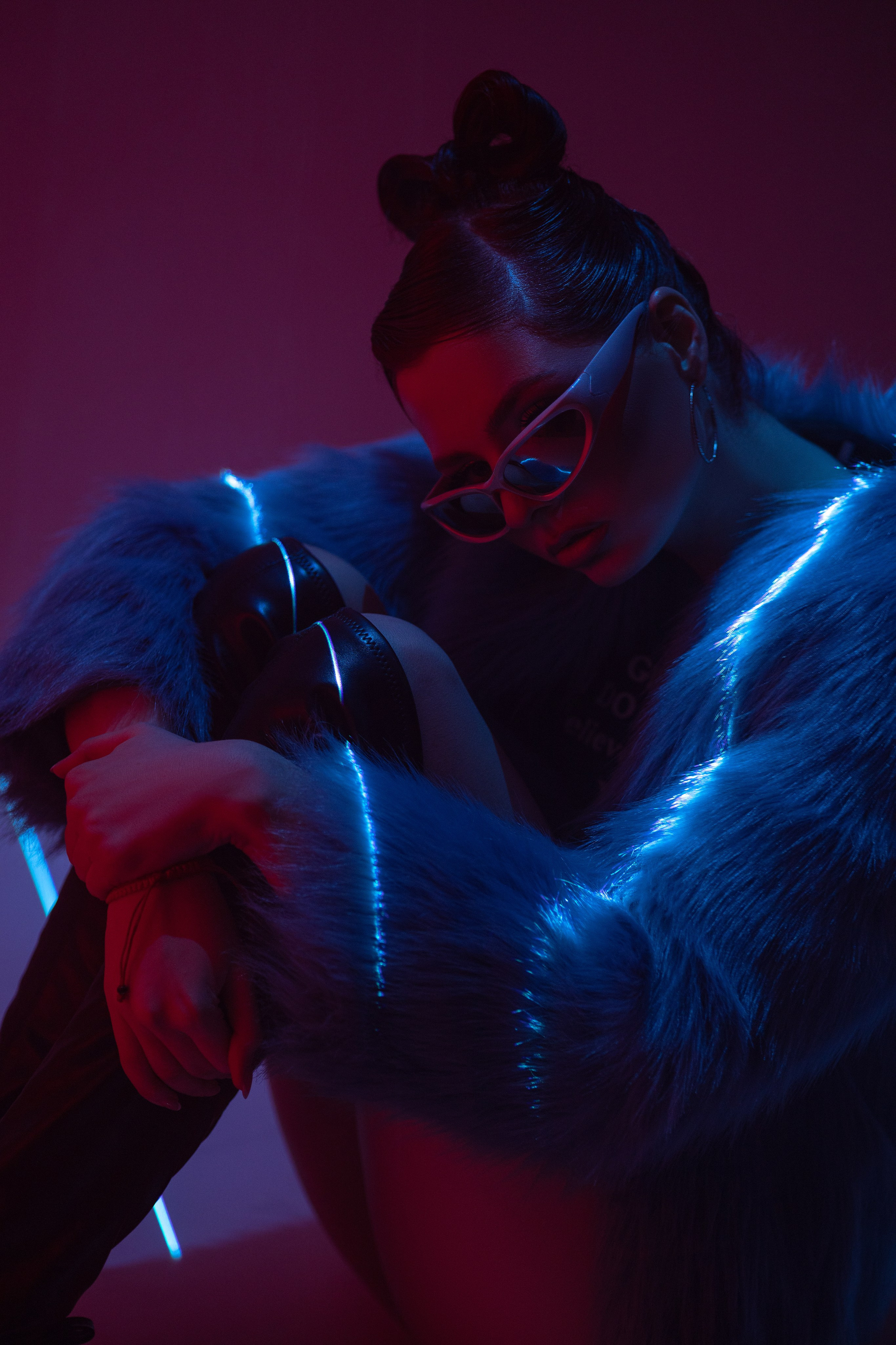 Цветной свет и фигуры. Фотограф Минск