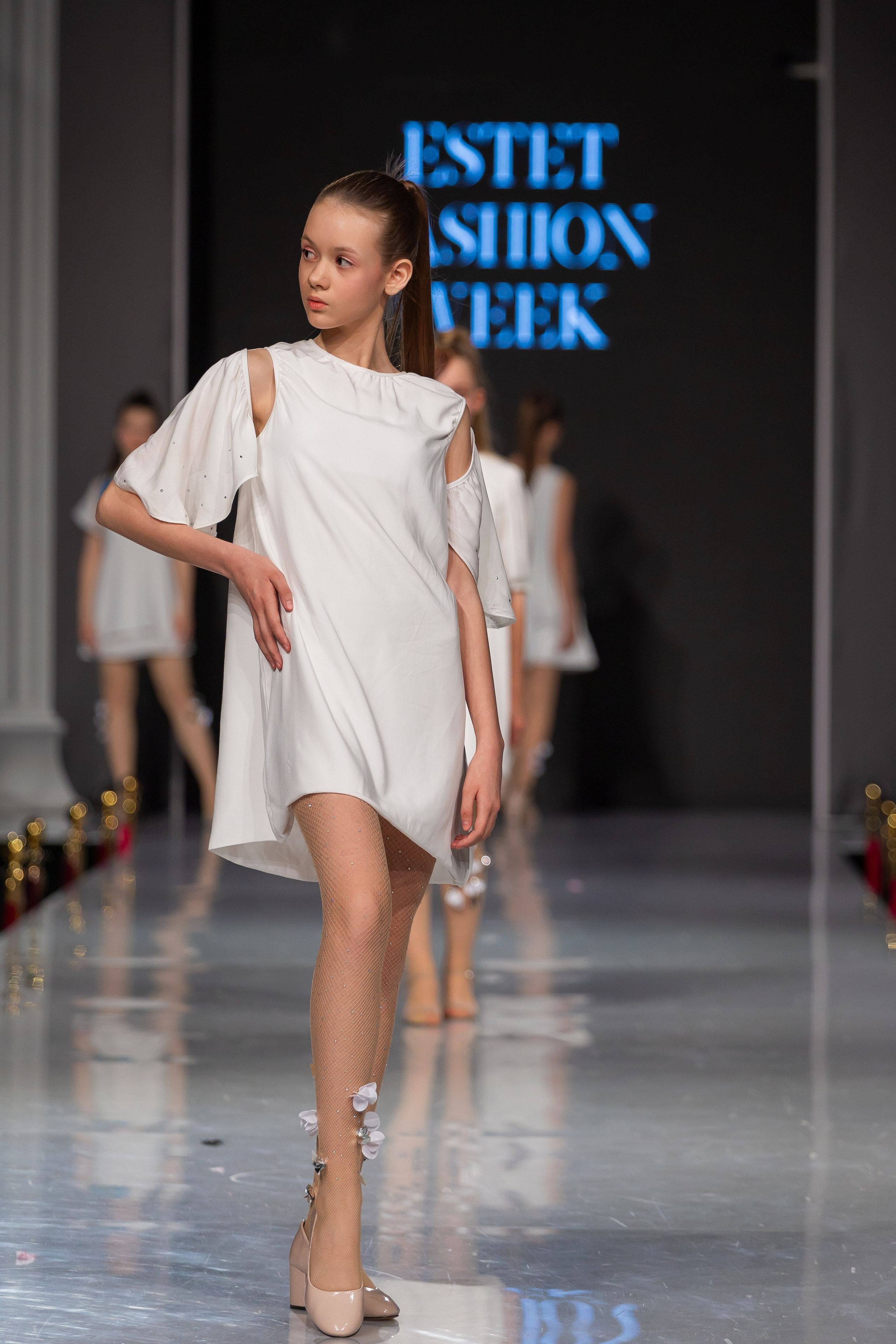 Estet Fashion Week. Photomantis