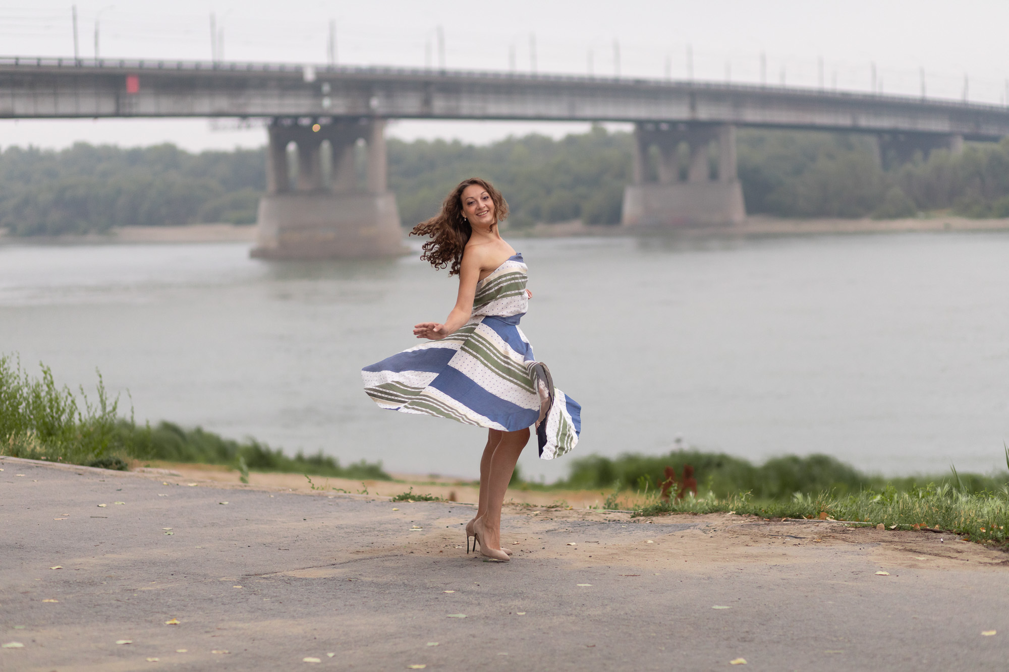 Городские съемки до восхода солнца. Фотограф Анна Телекаева, выпускные альбомы, семейные и репортажные съемки в Омске
