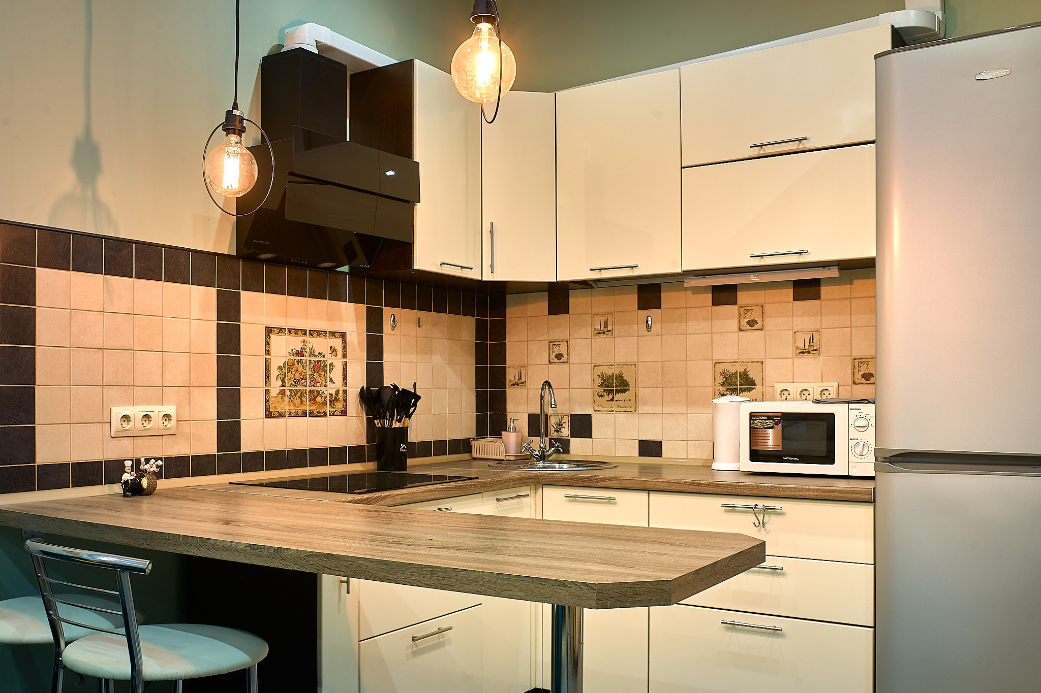 Однушка для посуточной сдачи. Заказчик — АН «Борисов». Главная