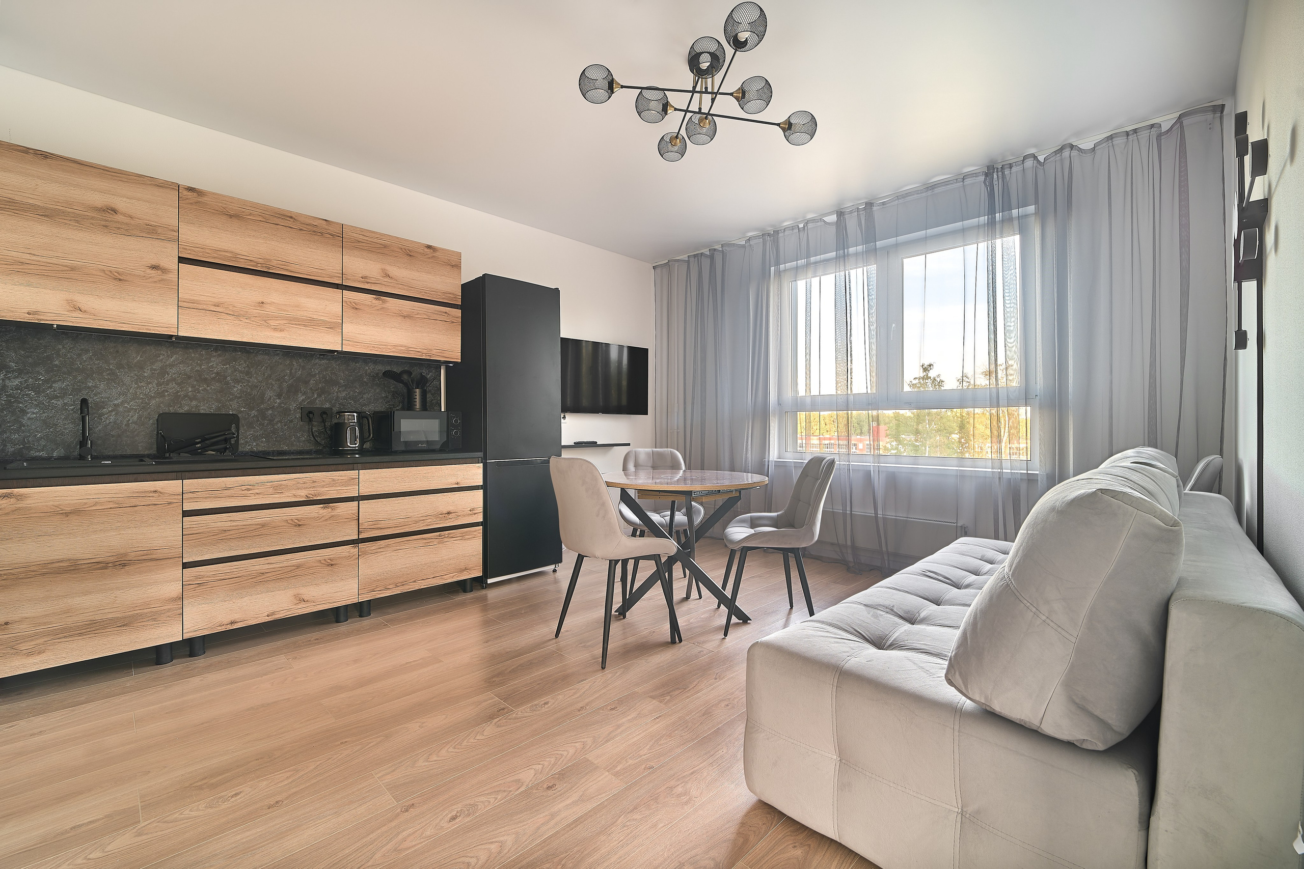 «Евро-трешка» для посуточной сдачи. Заказчик АН «Борисов». Главная