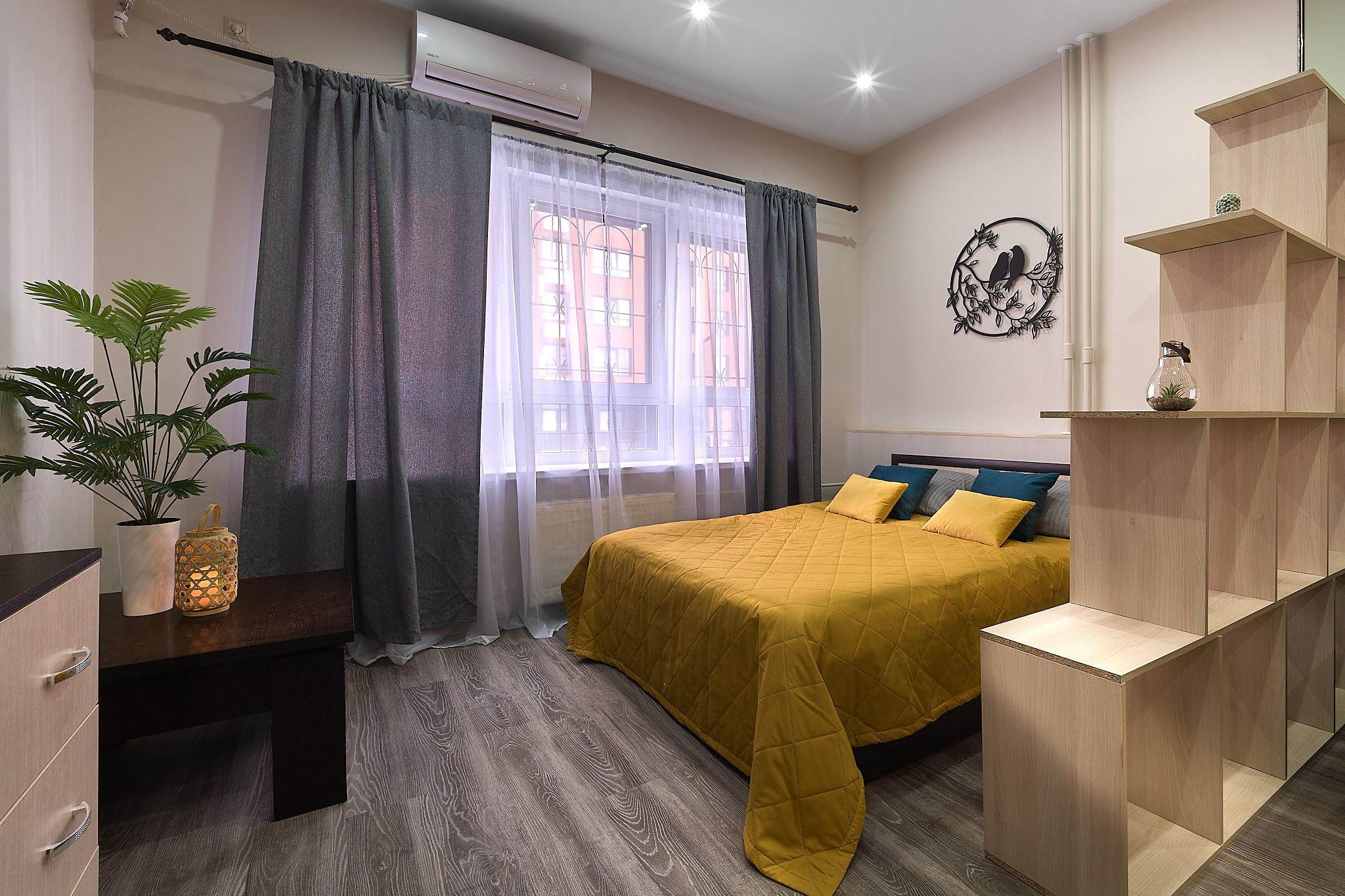 Однушка для посуточной сдачи. Заказчик — АН «Борисов». Главная