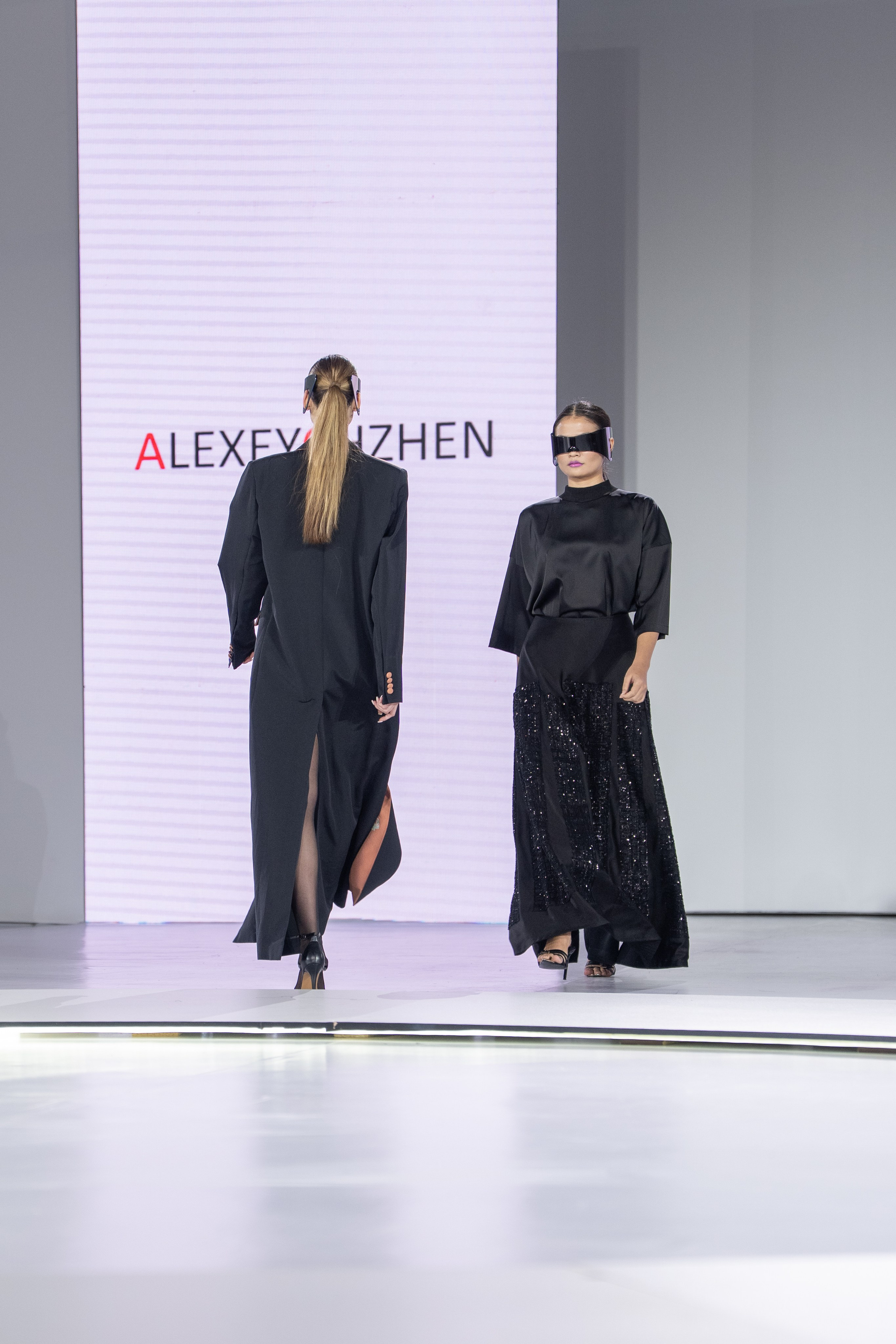 Дизайнер Alexey Czhen. Сайт Алматинского НЮ АРТ, будуар и фэшн фотографа Дениса Карпенко