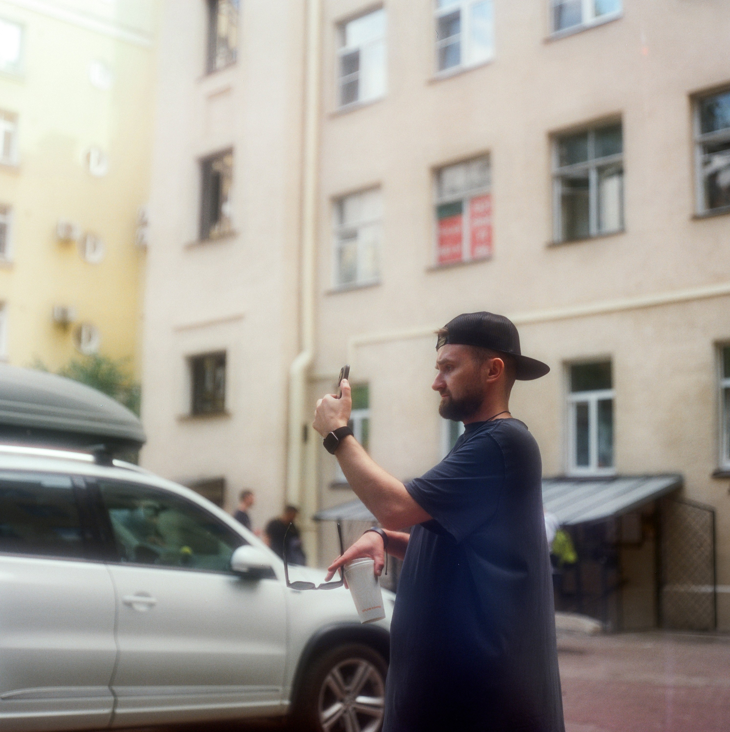 Мужской портрет на пленку в Санкт-Петербурге | Уличная фотосессия с атмосферой