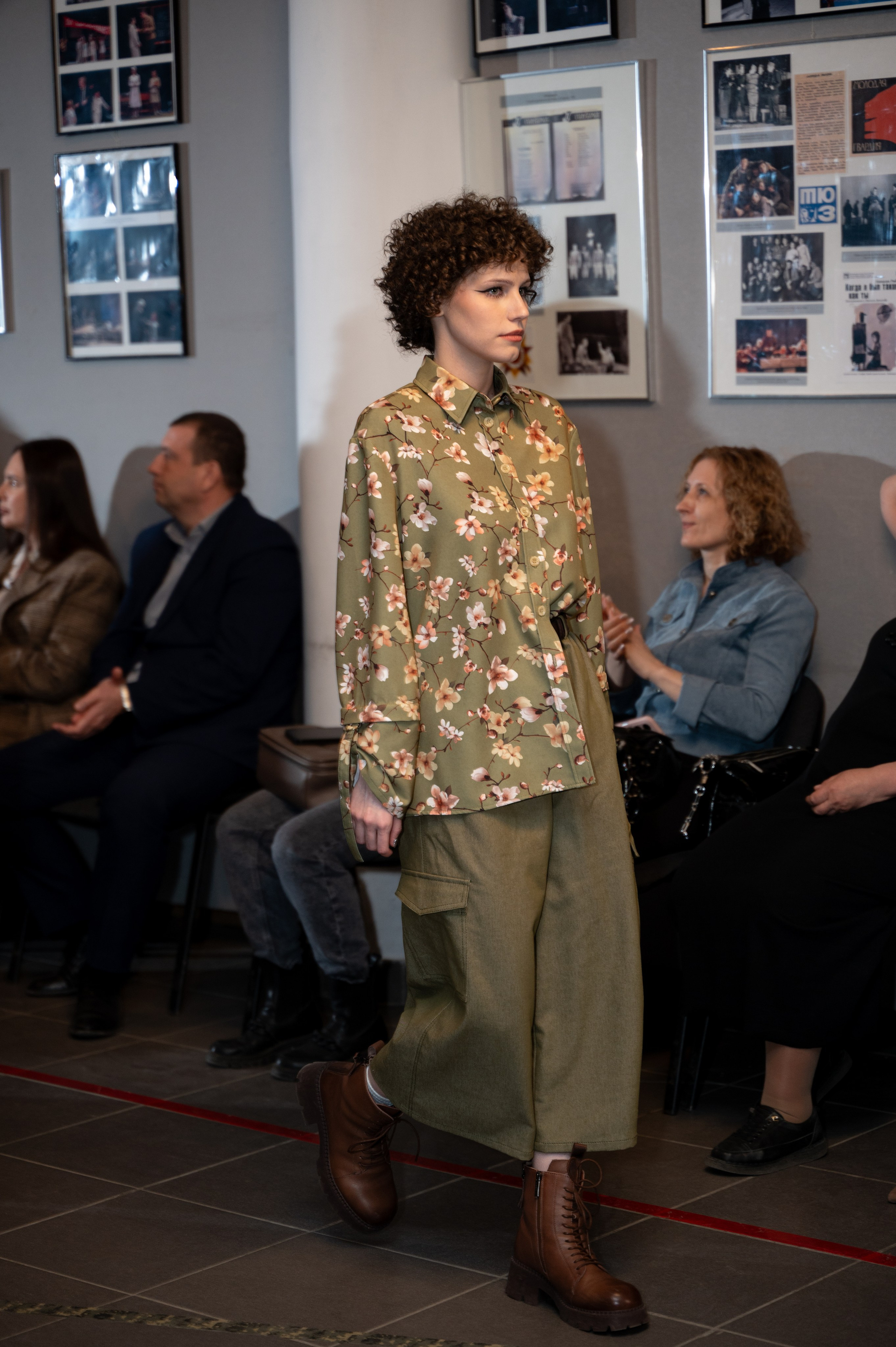 Закрытый показ милитари «Своя трансформация» дизайнера Юлии Бойченко | 24.04.2025. Фотограф в Омске Елизавета Кириллова