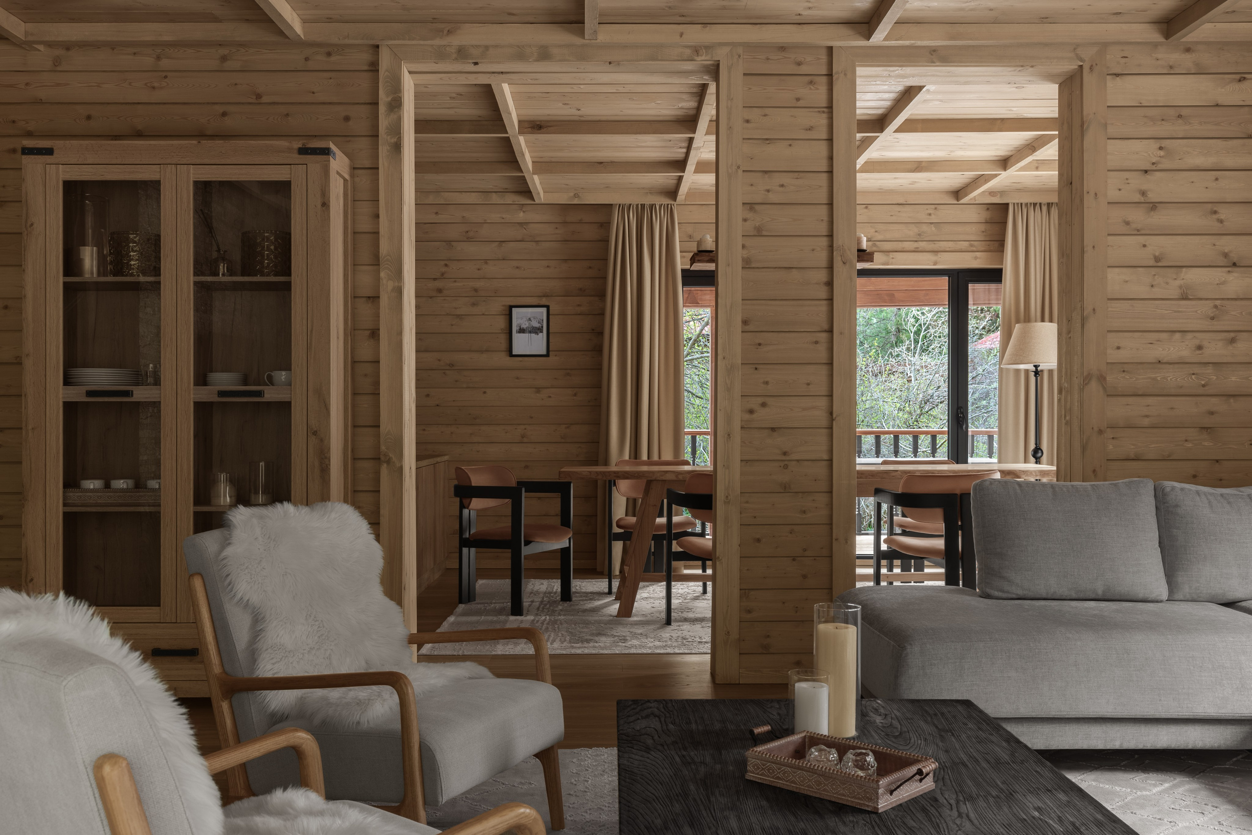 Фотосъёмка интерьера отеля в горах, реализованный дизайн-проект деревянного домика.