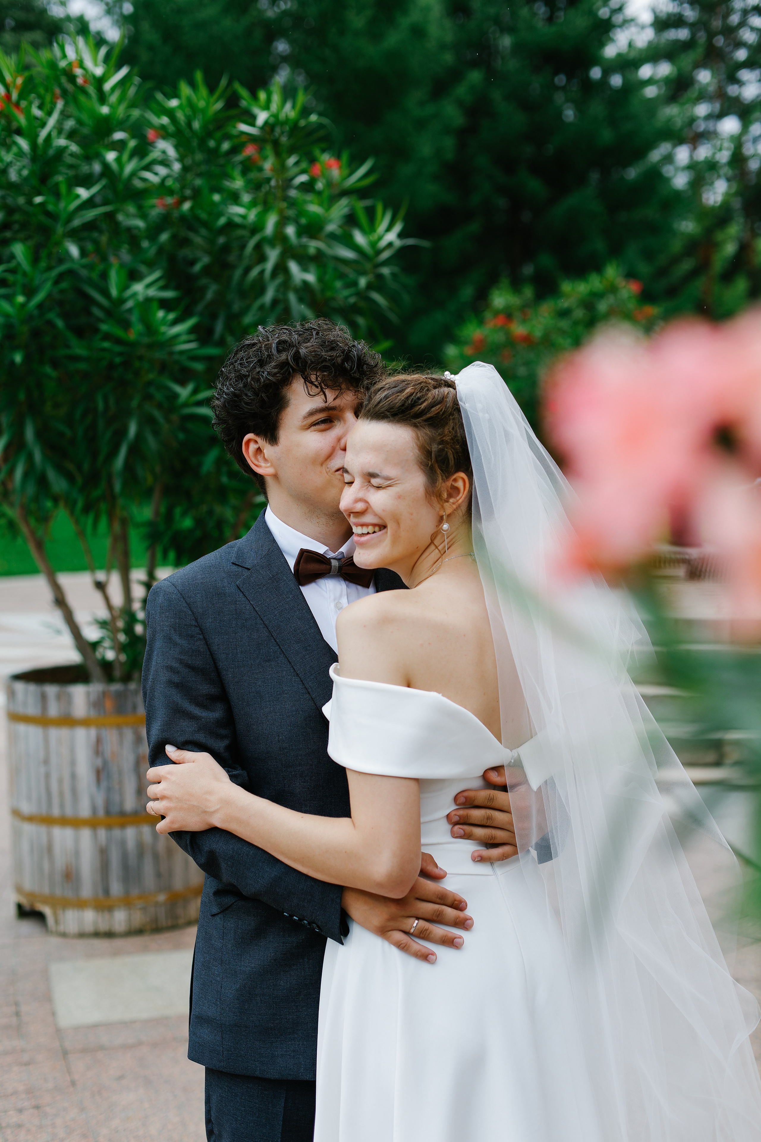 Примеры свадебных фотографий, позы для свадебной съёмки