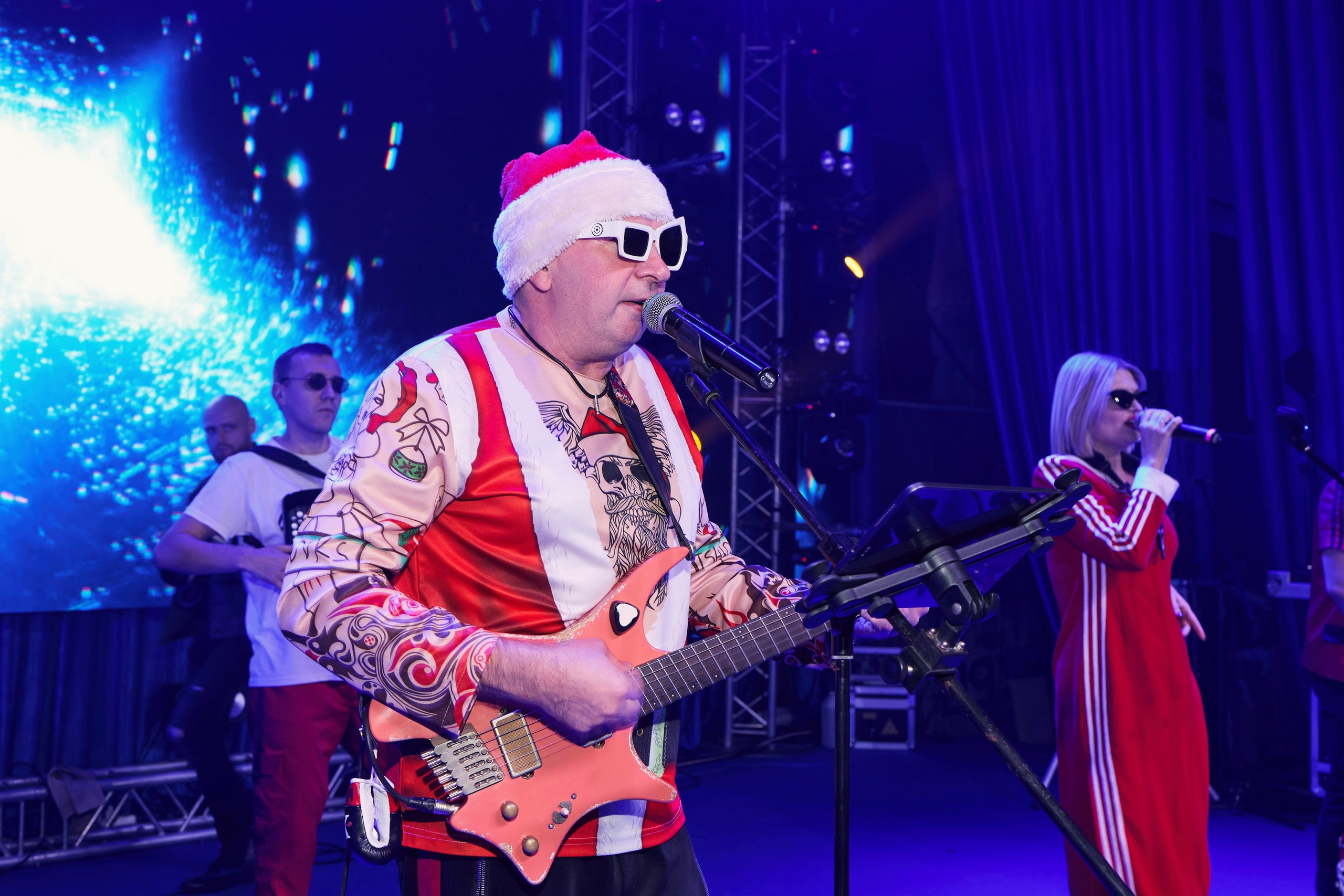 Космический новый год / K-Holding. Другой взгляд на фотографию